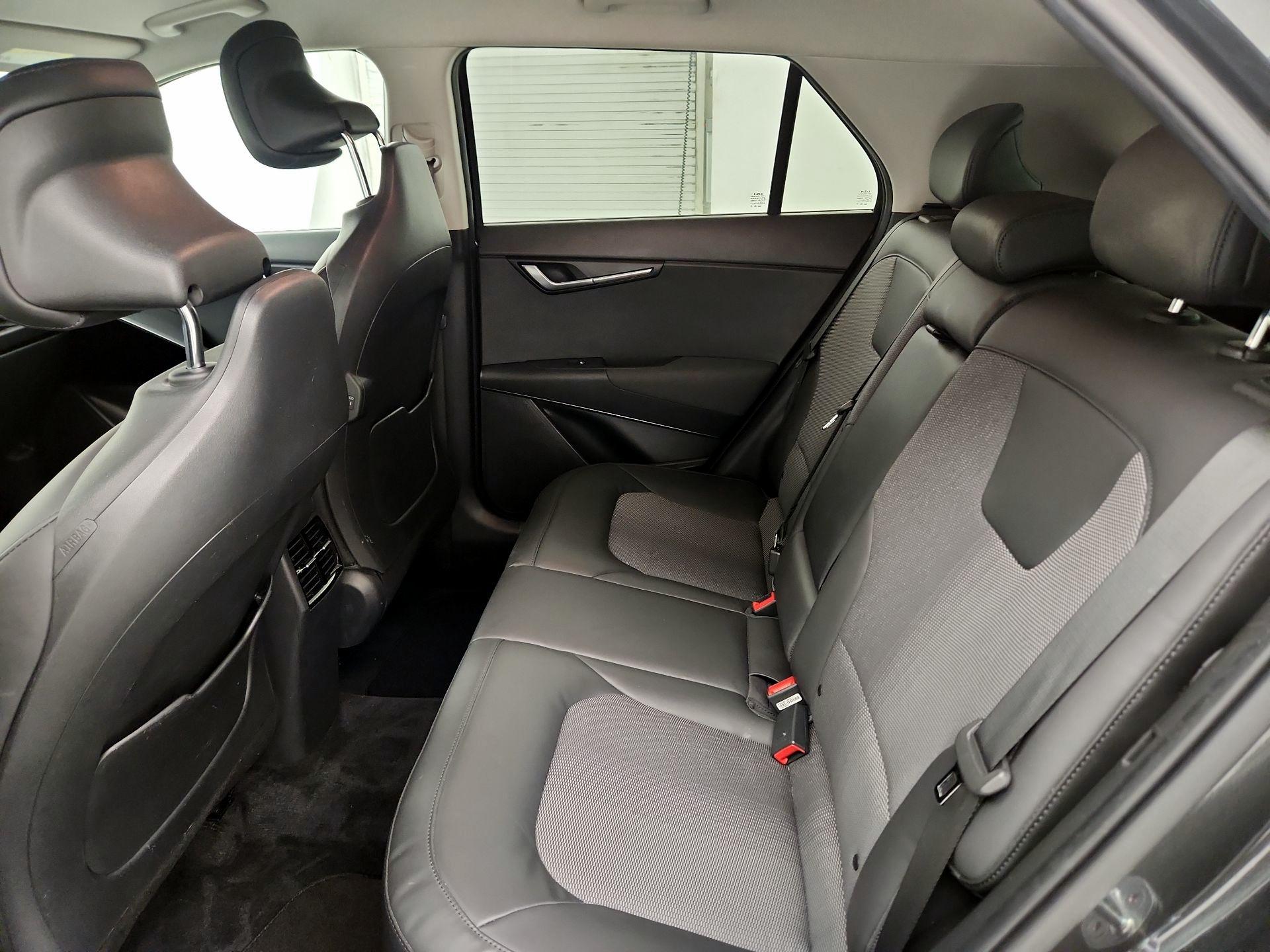 Thumbnail: 2023 Kia Niro - 17