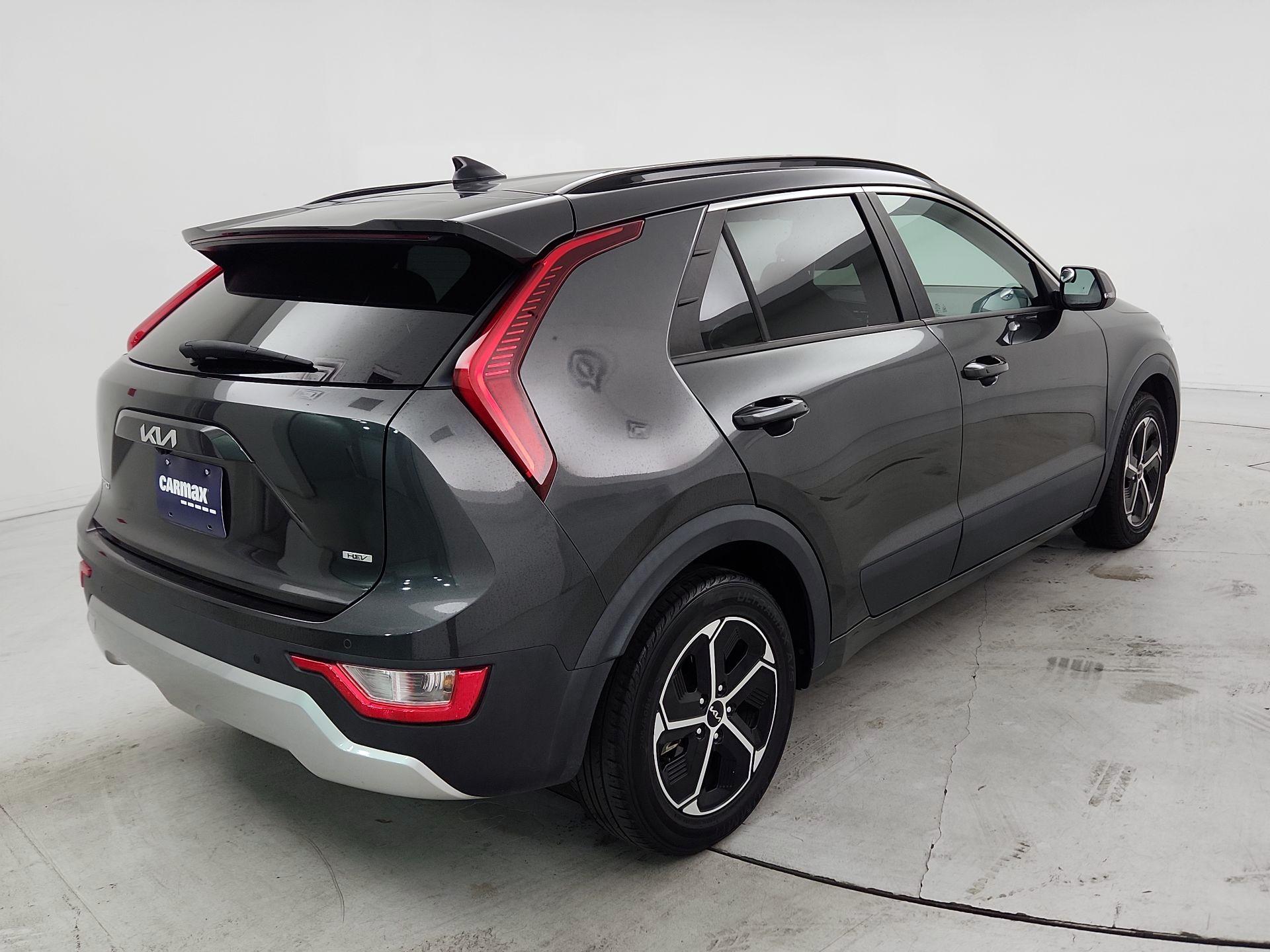 Thumbnail: 2023 Kia Niro - 5