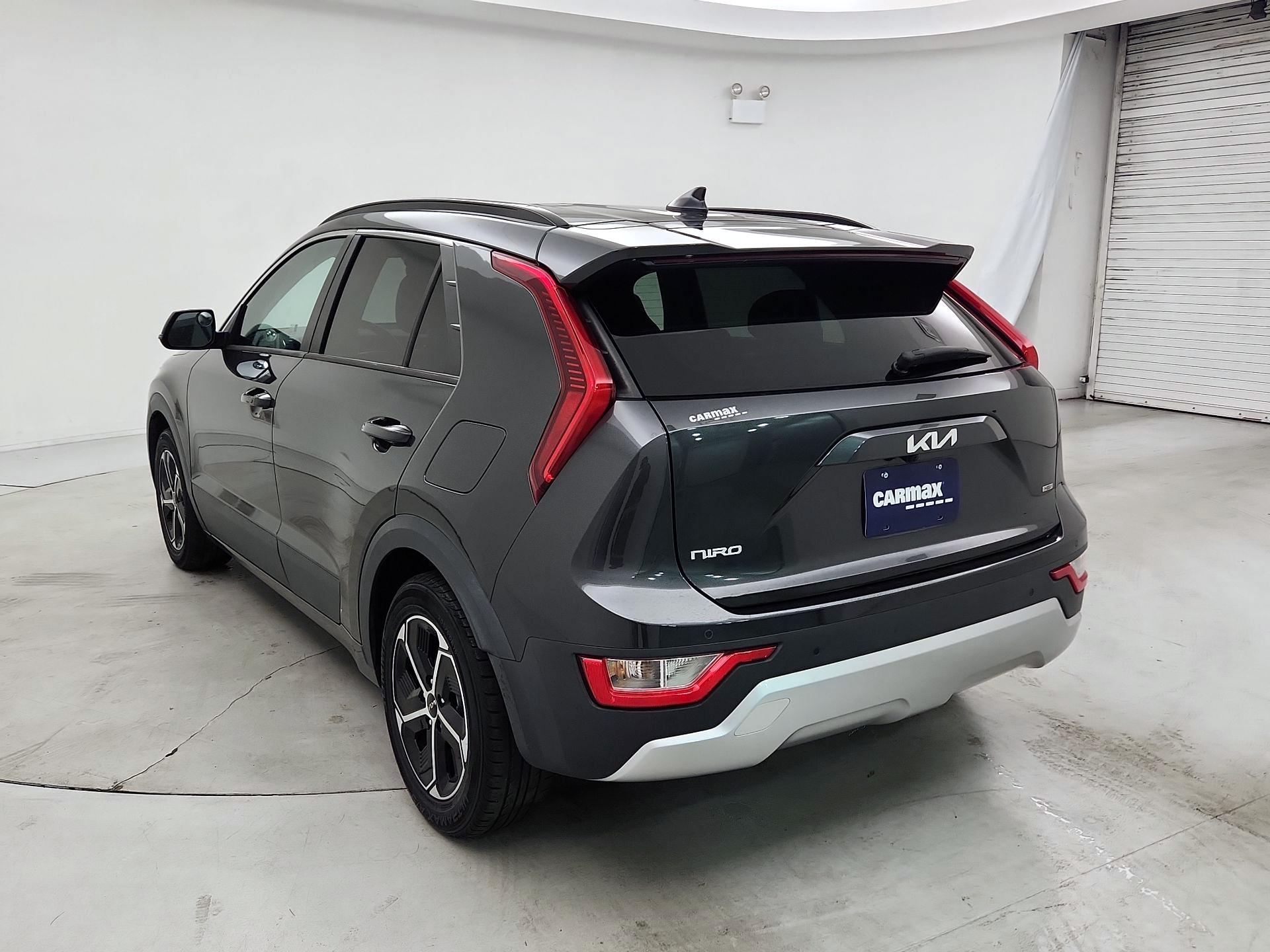 Thumbnail: 2023 Kia Niro - 7