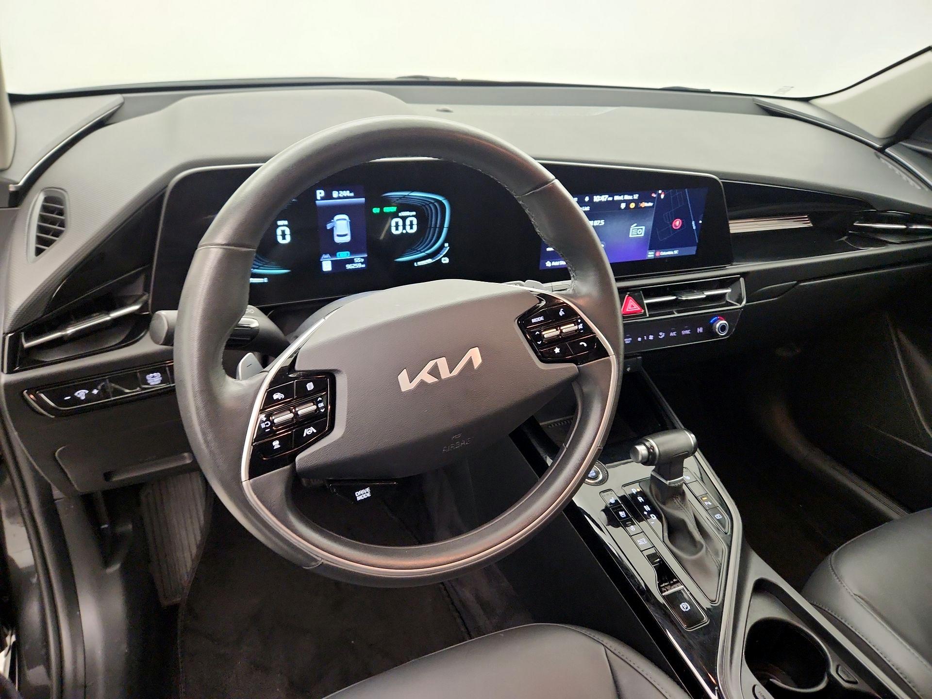 Thumbnail: 2023 Kia Niro - 8