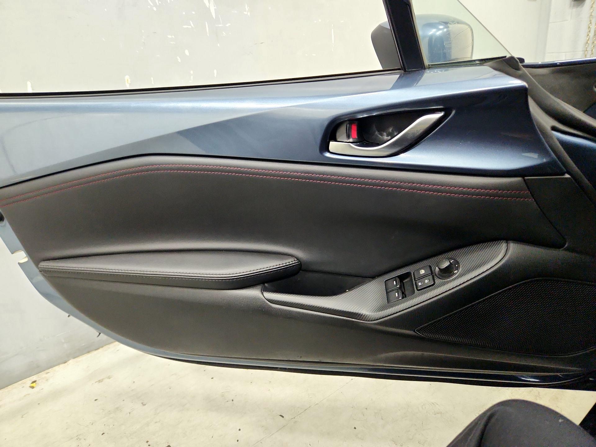 Thumbnail: 2016 Mazda MX-5 Miata - 12