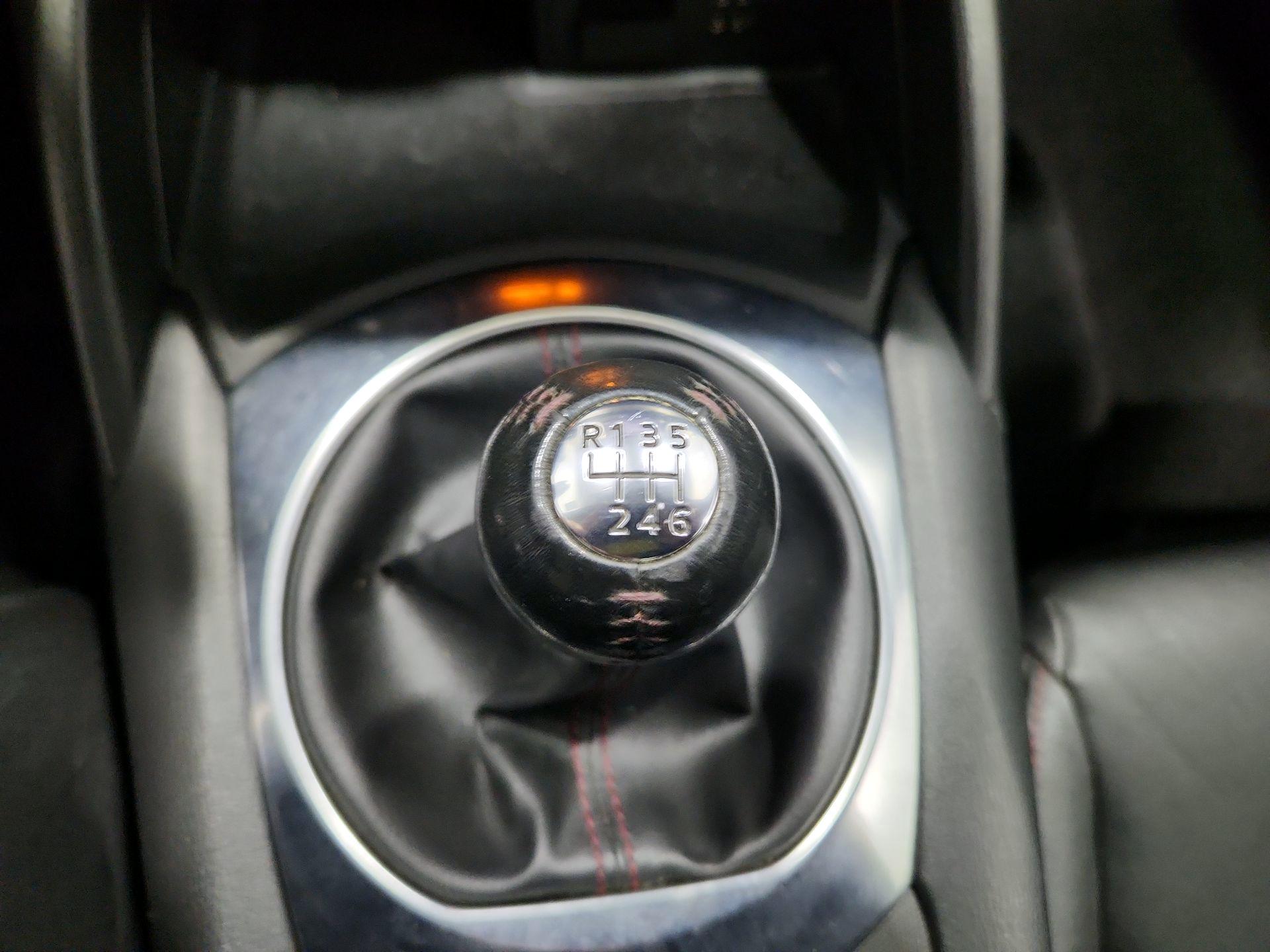 Thumbnail: 2016 Mazda MX-5 Miata - 16