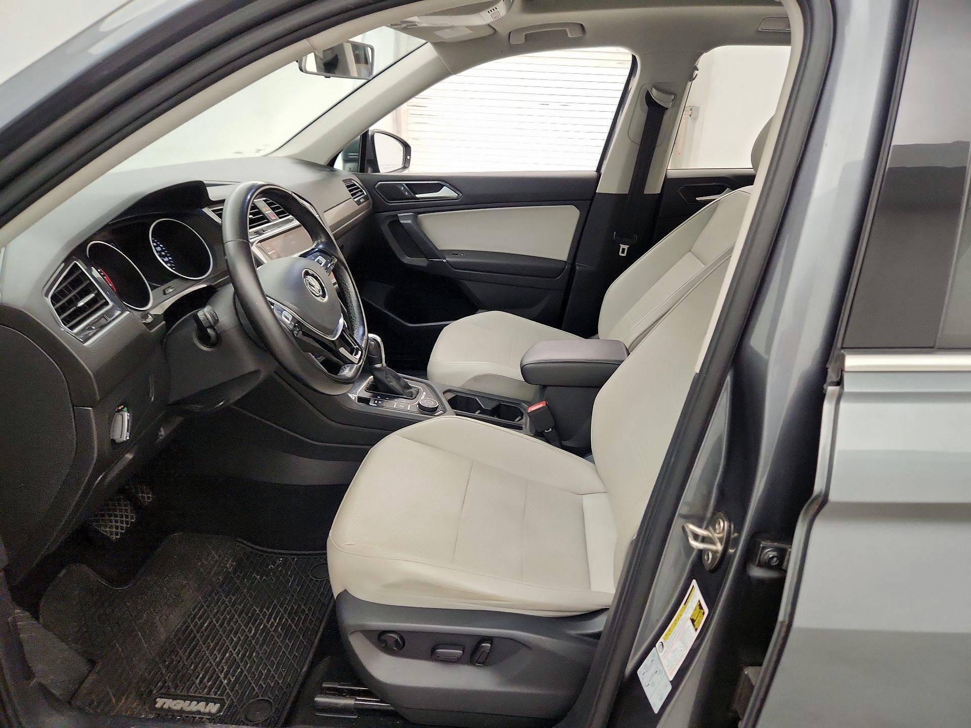 Thumbnail: 2018 Volkswagen Tiguan - 11