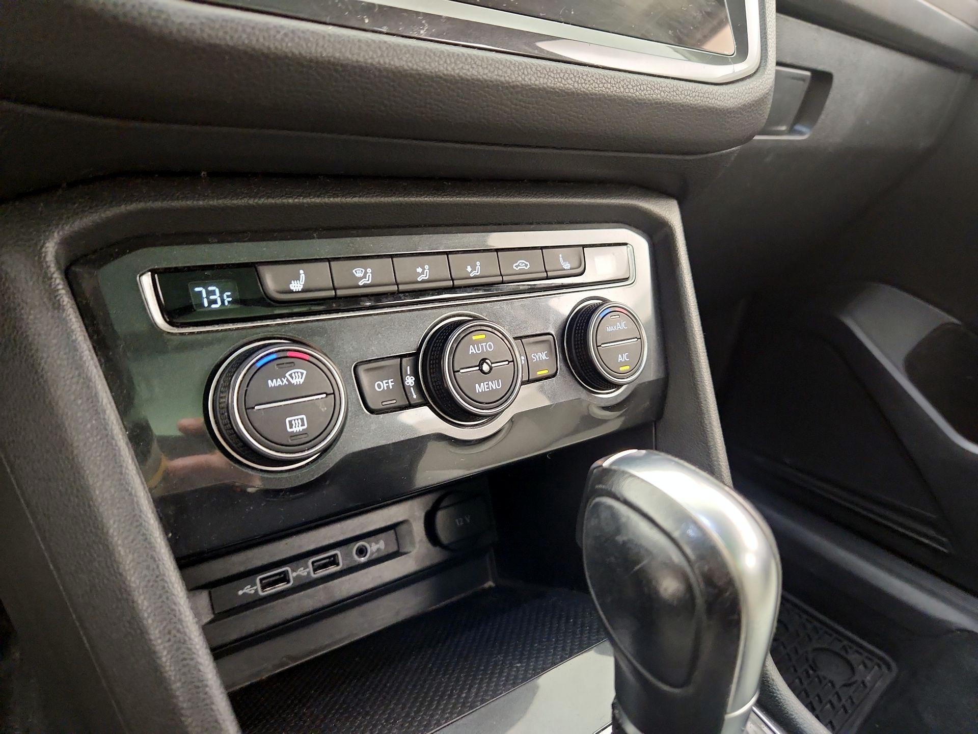 Thumbnail: 2018 Volkswagen Tiguan - 16