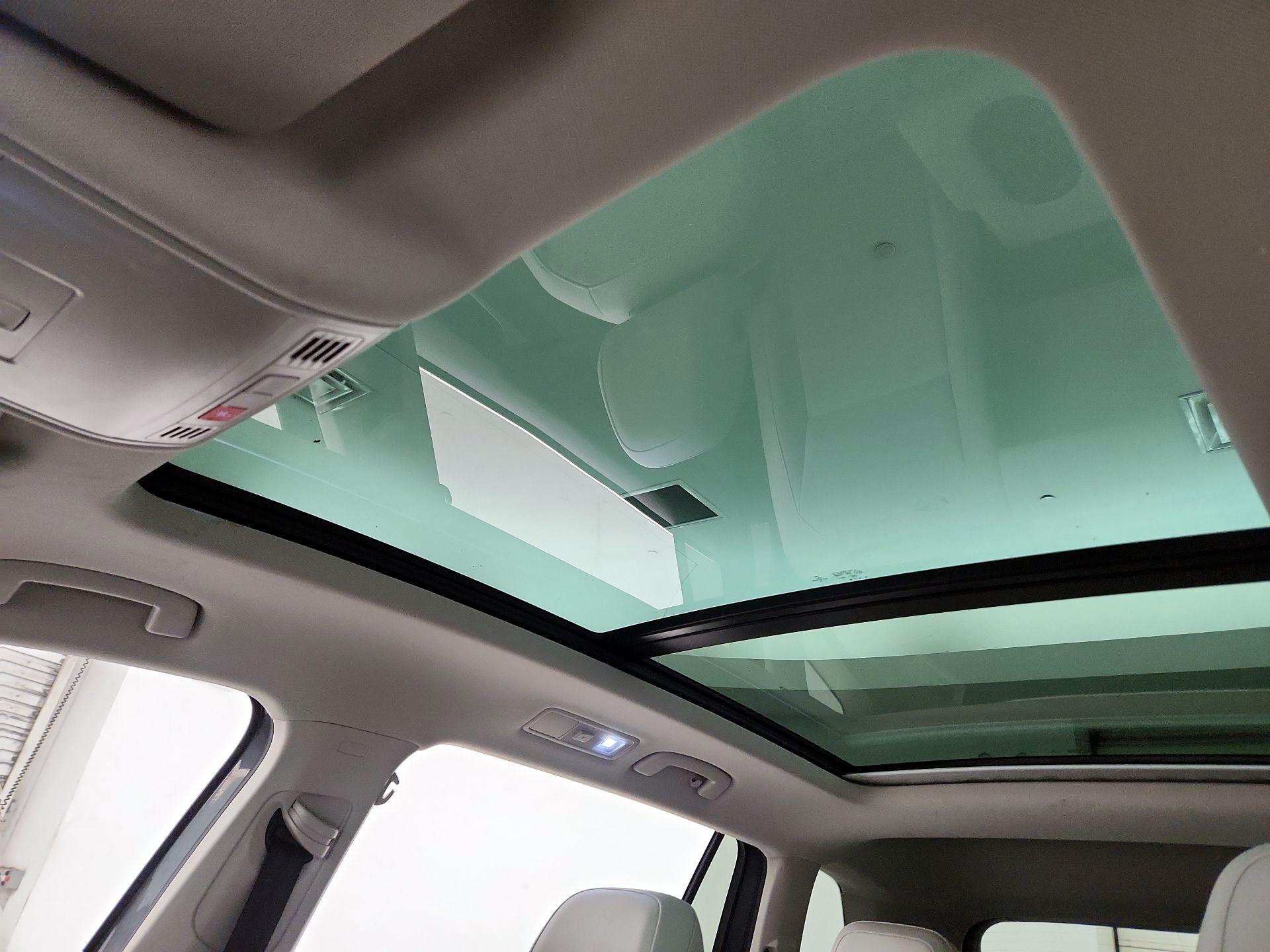 Thumbnail: 2018 Volkswagen Tiguan - 19