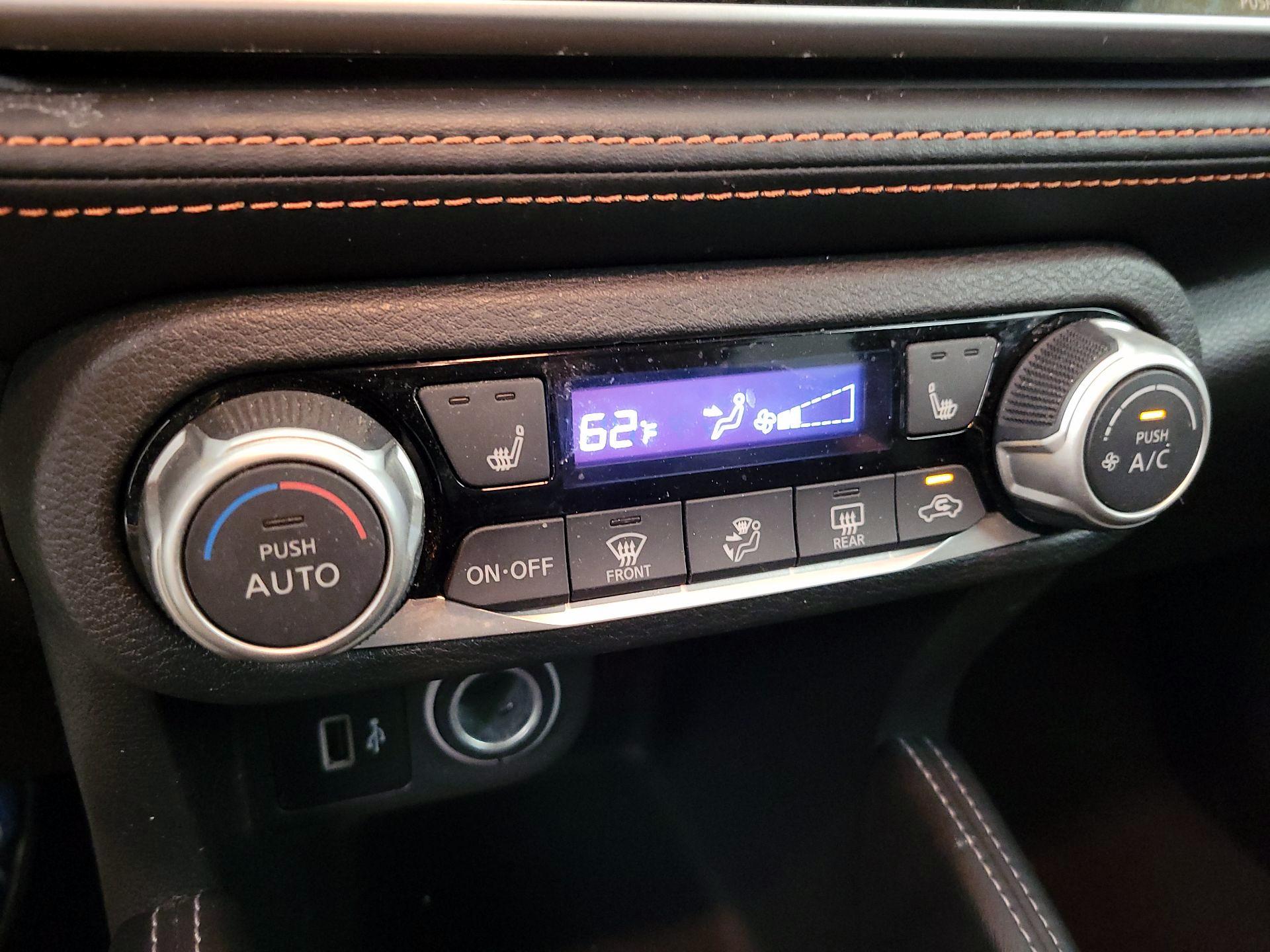 Thumbnail: 2019 Nissan Kicks - 16