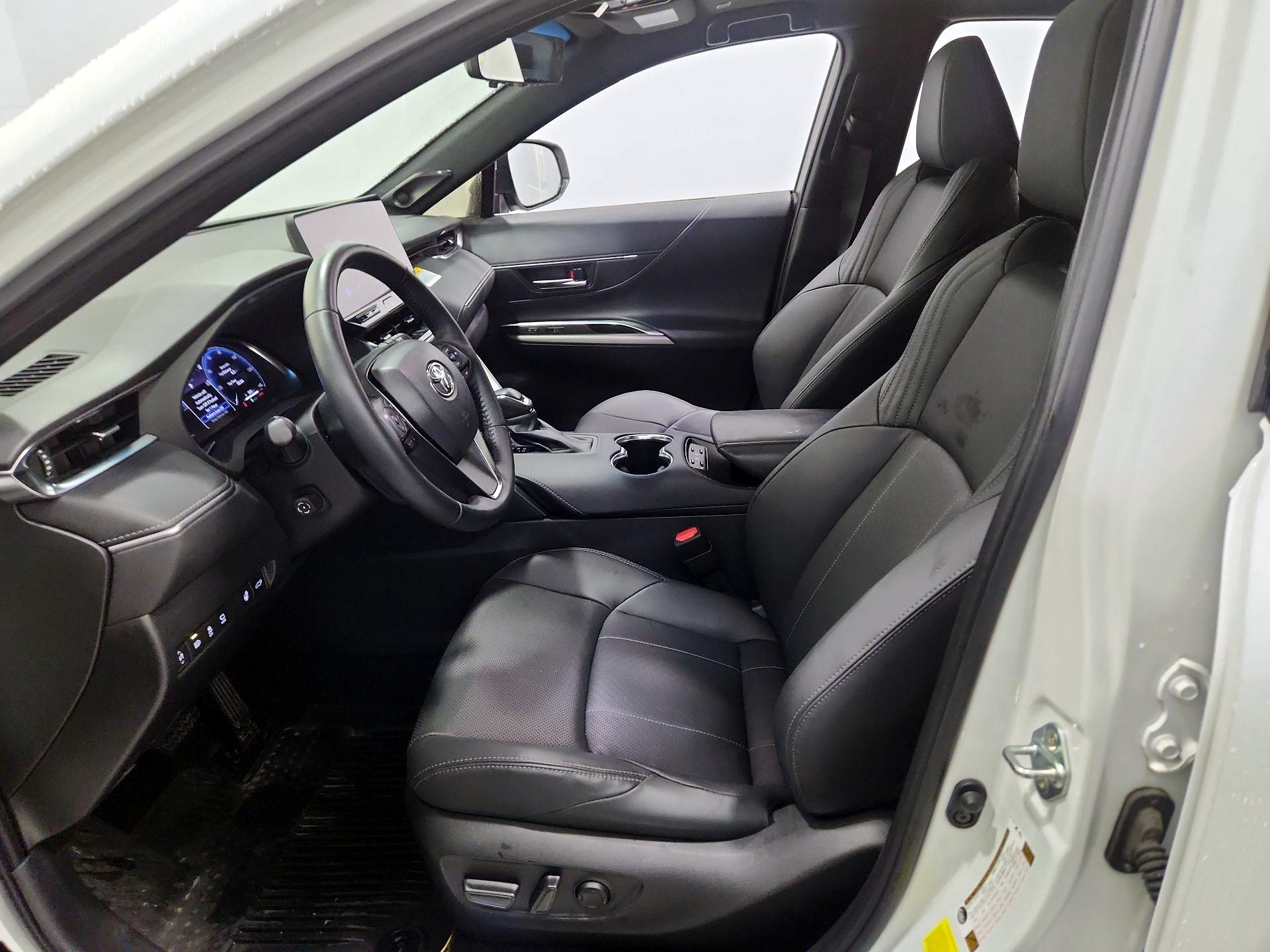 Thumbnail: 2024 Toyota Venza - 11