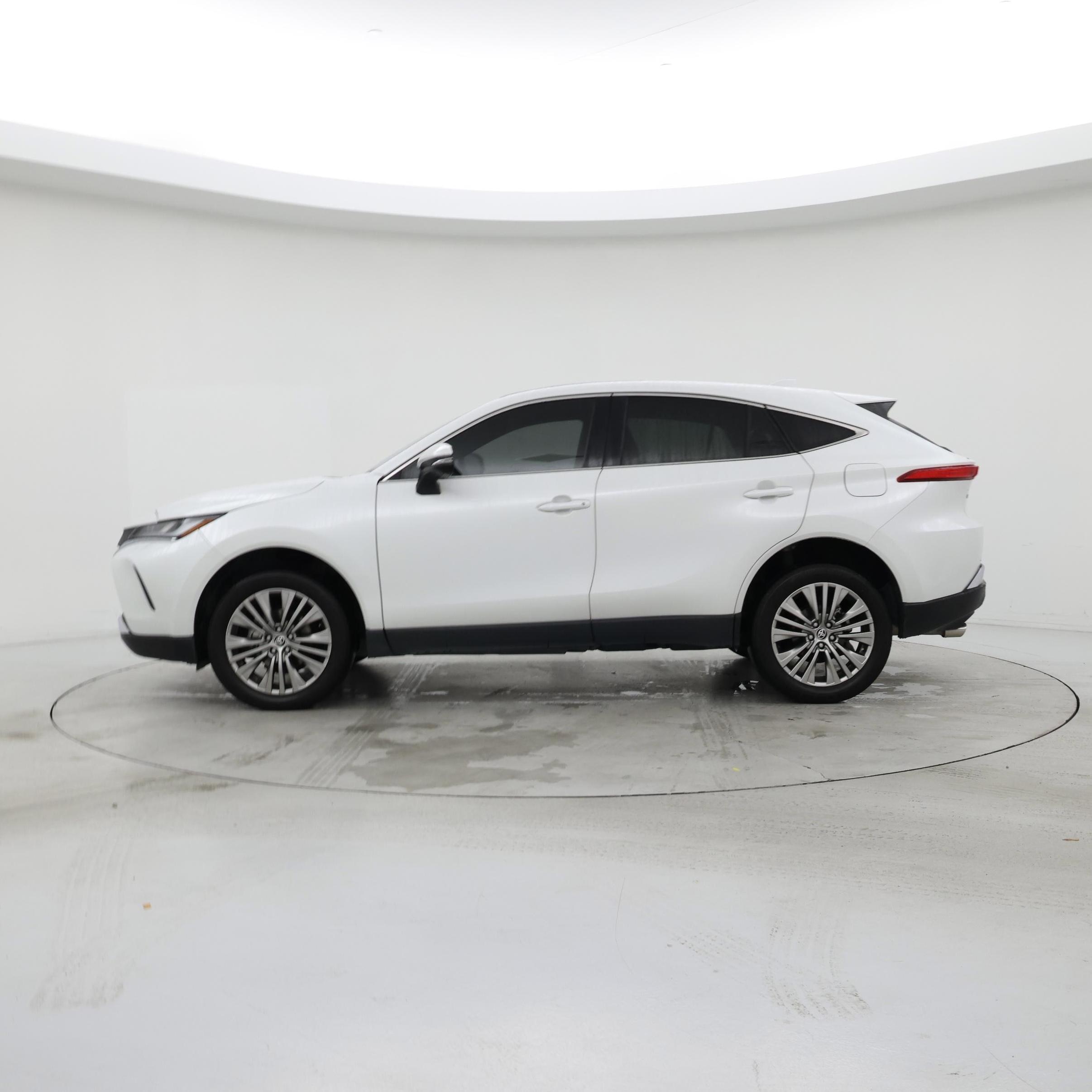 Thumbnail: 2024 Toyota Venza - 3