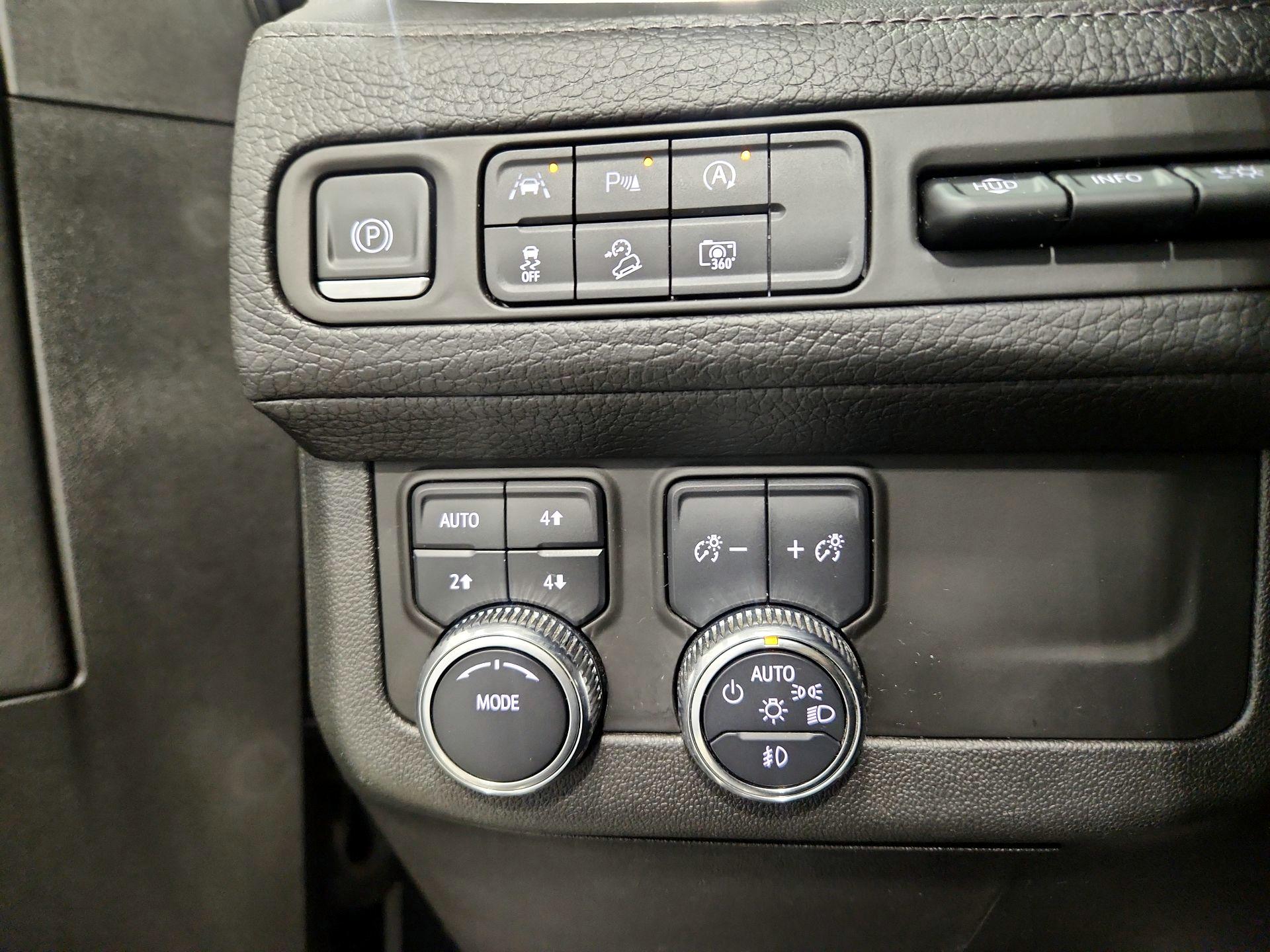 Thumbnail: 2023 GMC Yukon XL - 13