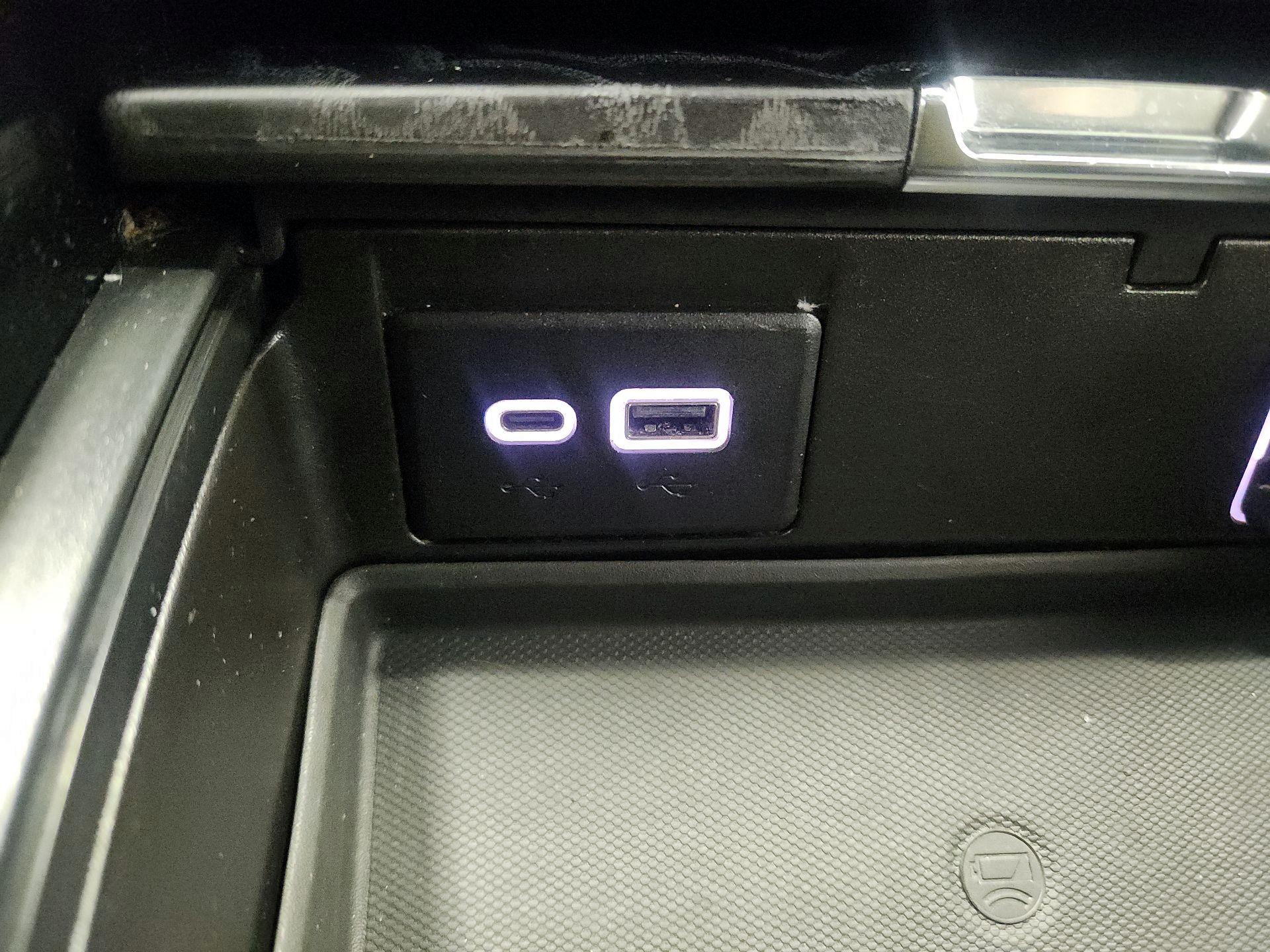 Thumbnail: 2023 GMC Yukon XL - 18