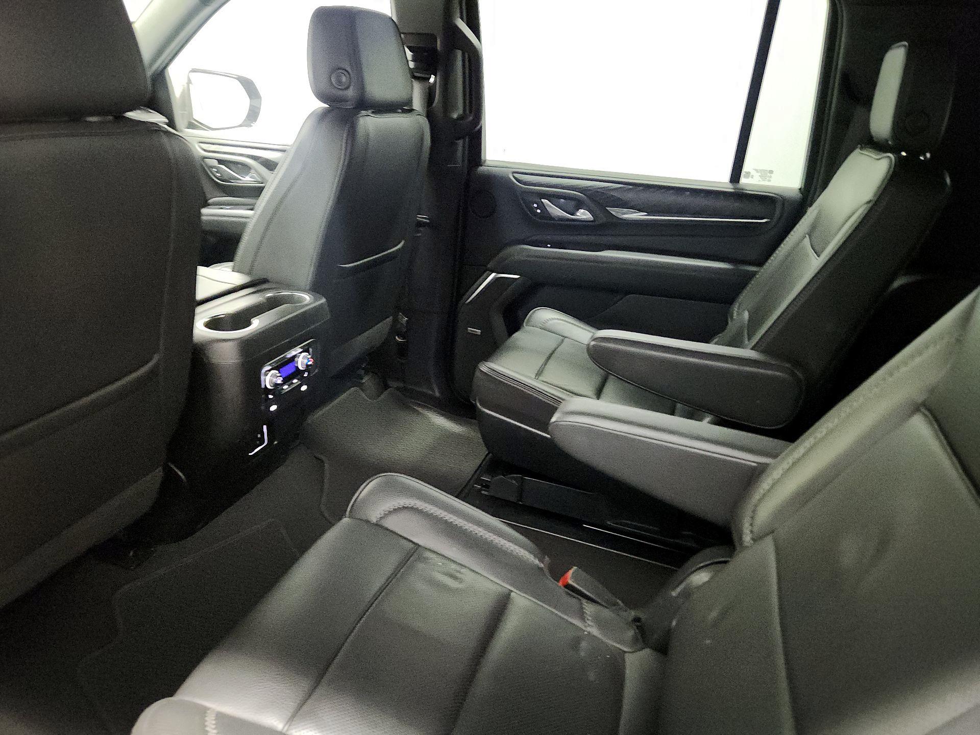 Thumbnail: 2023 GMC Yukon XL - 19