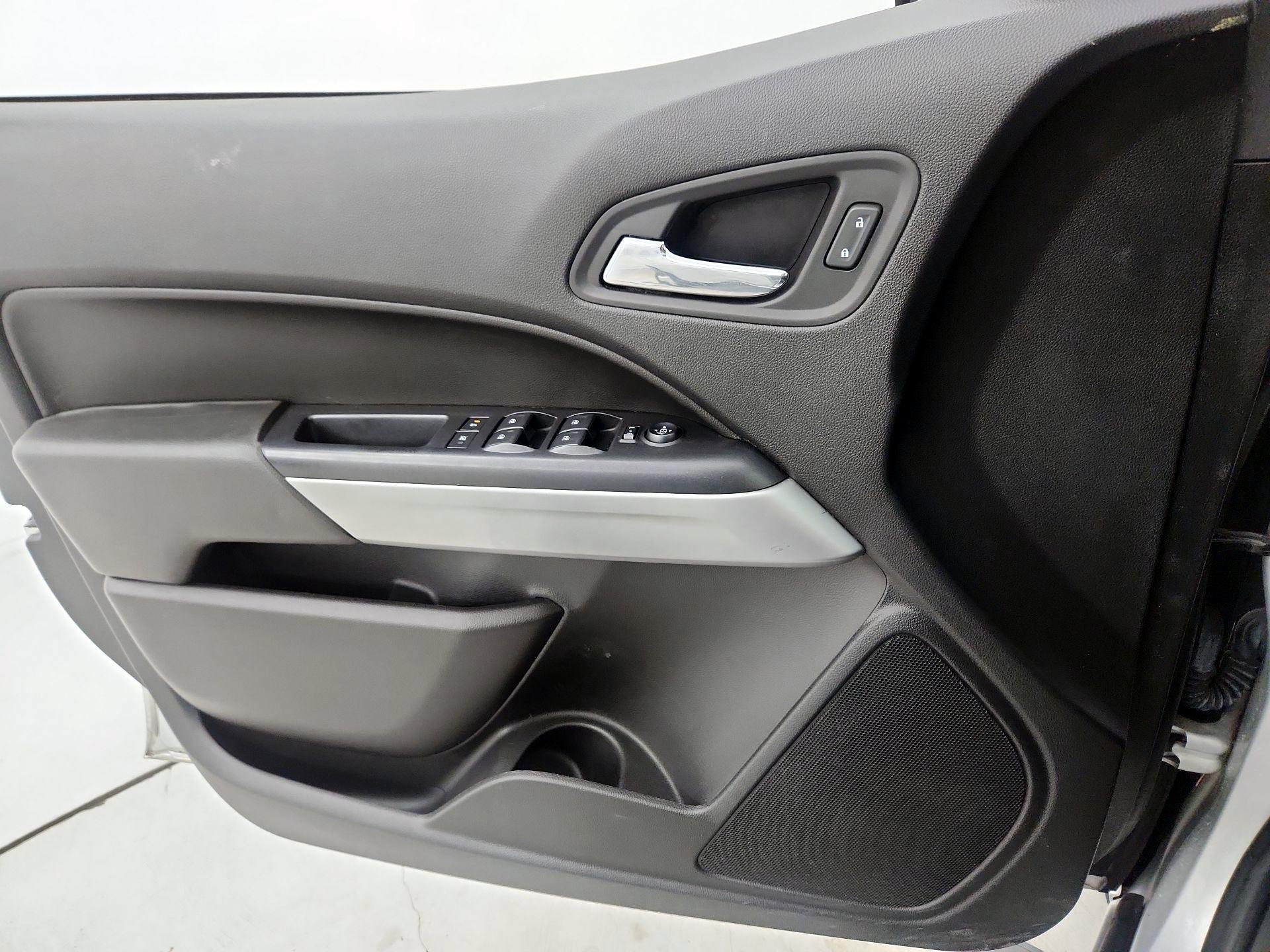 Thumbnail: 2019 Chevrolet Colorado - 12