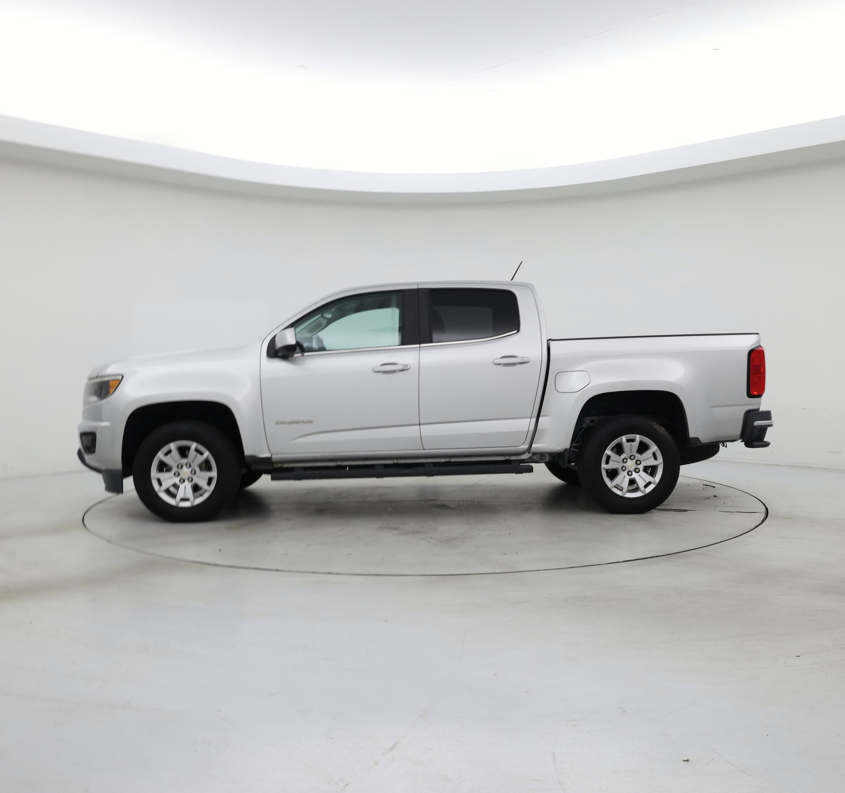 Thumbnail: 2019 Chevrolet Colorado - 3