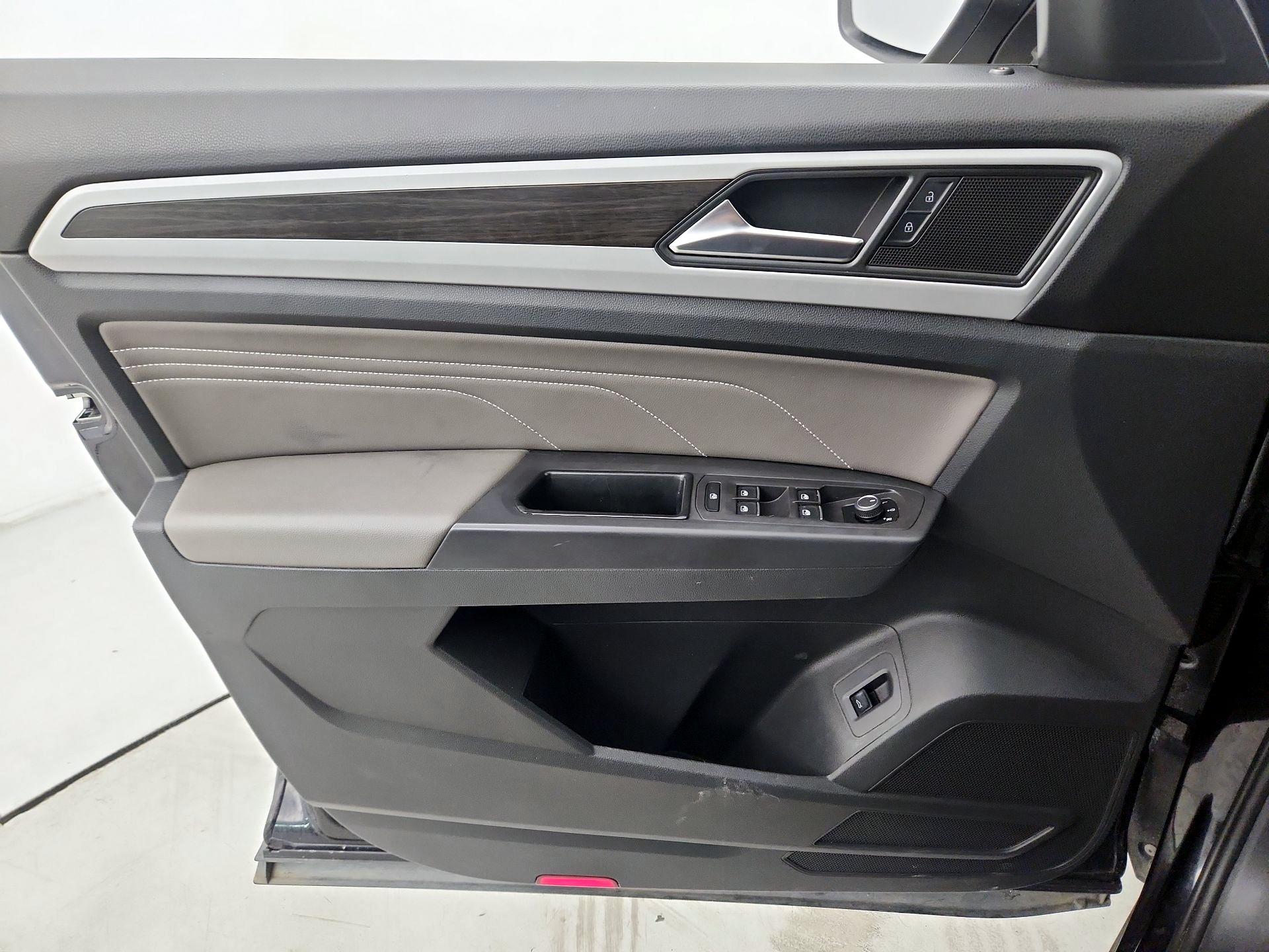 Thumbnail: 2023 Volkswagen Atlas - 12