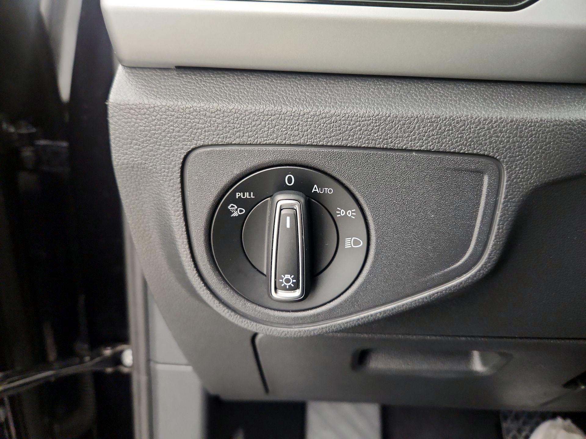 Thumbnail: 2023 Volkswagen Atlas - 13