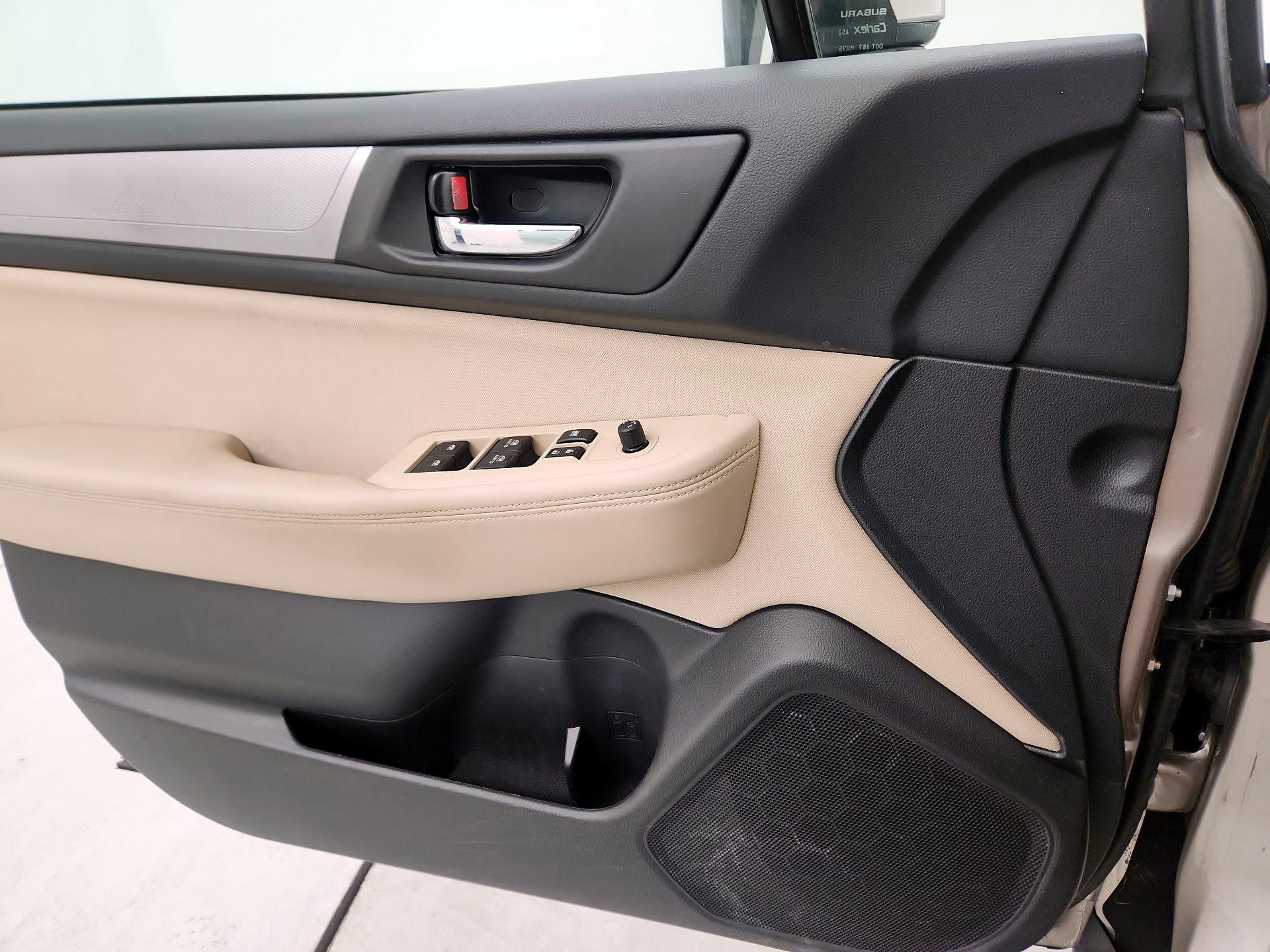 Thumbnail: 2015 Subaru Outback - 10