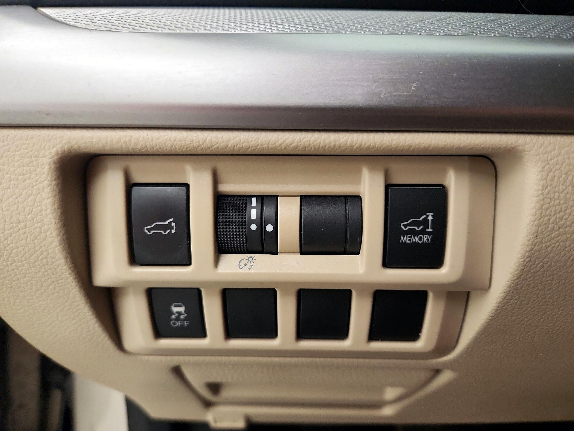 Thumbnail: 2015 Subaru Outback - 11