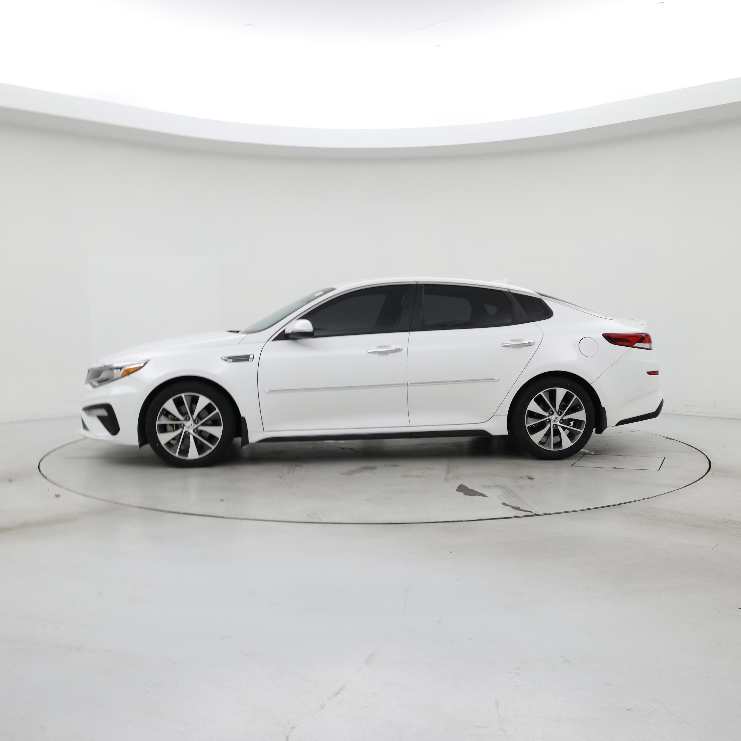 Thumbnail: 2019 Kia Optima - 3