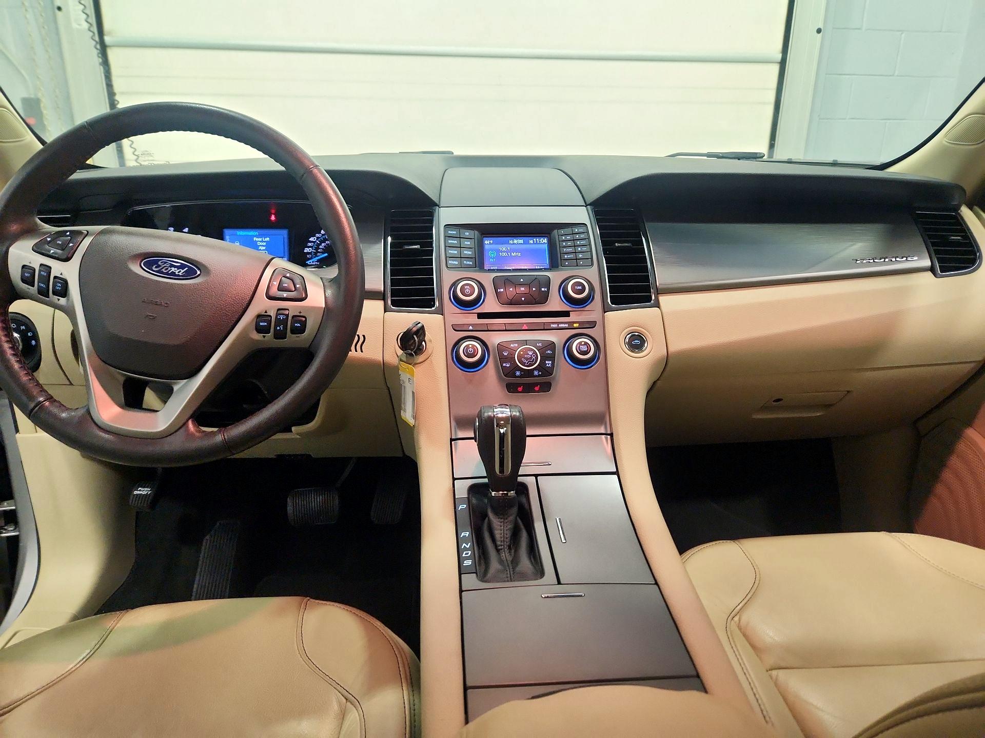 Thumbnail: 2014 Ford Taurus - 9