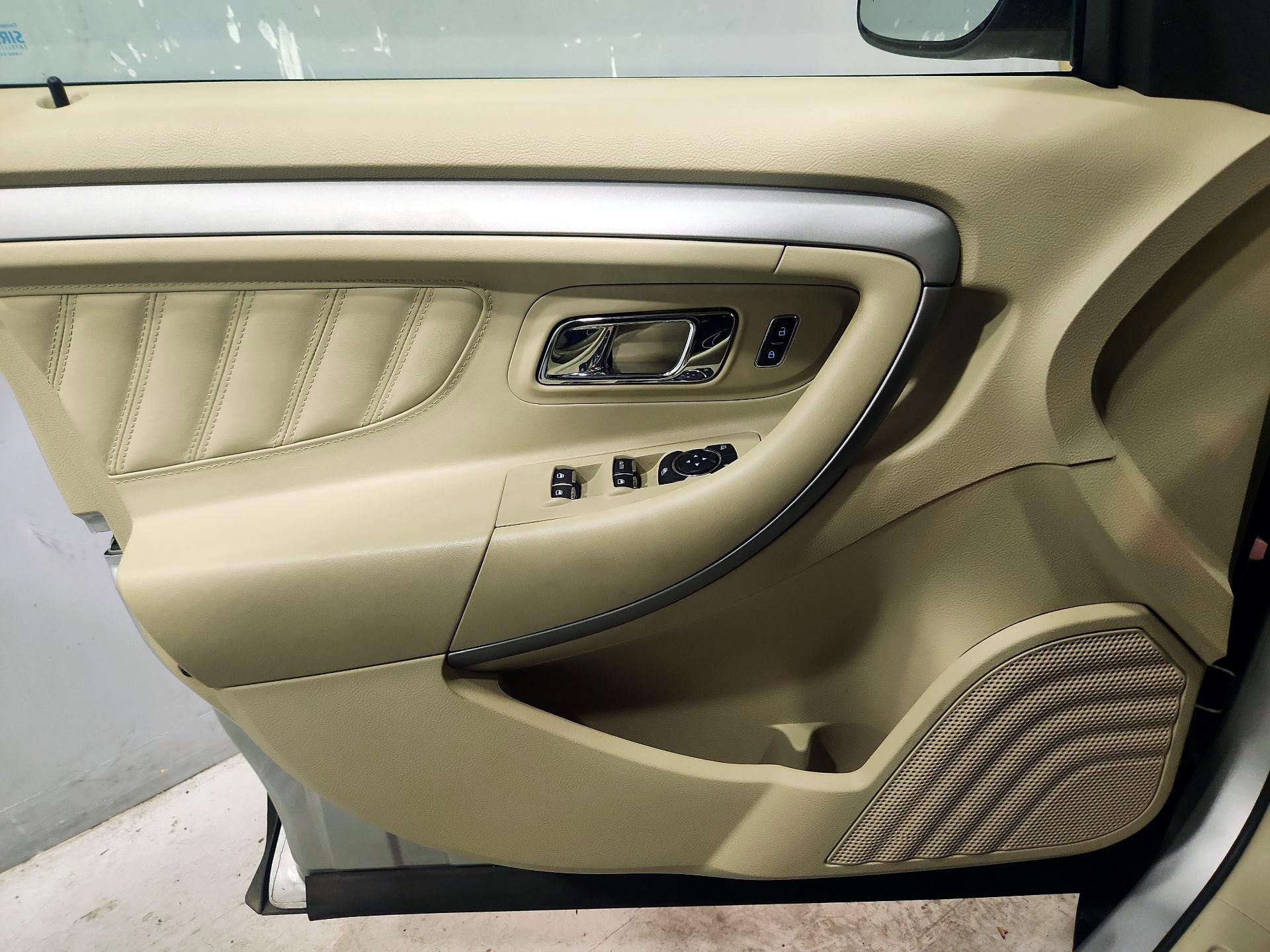 Thumbnail: 2014 Ford Taurus - 12