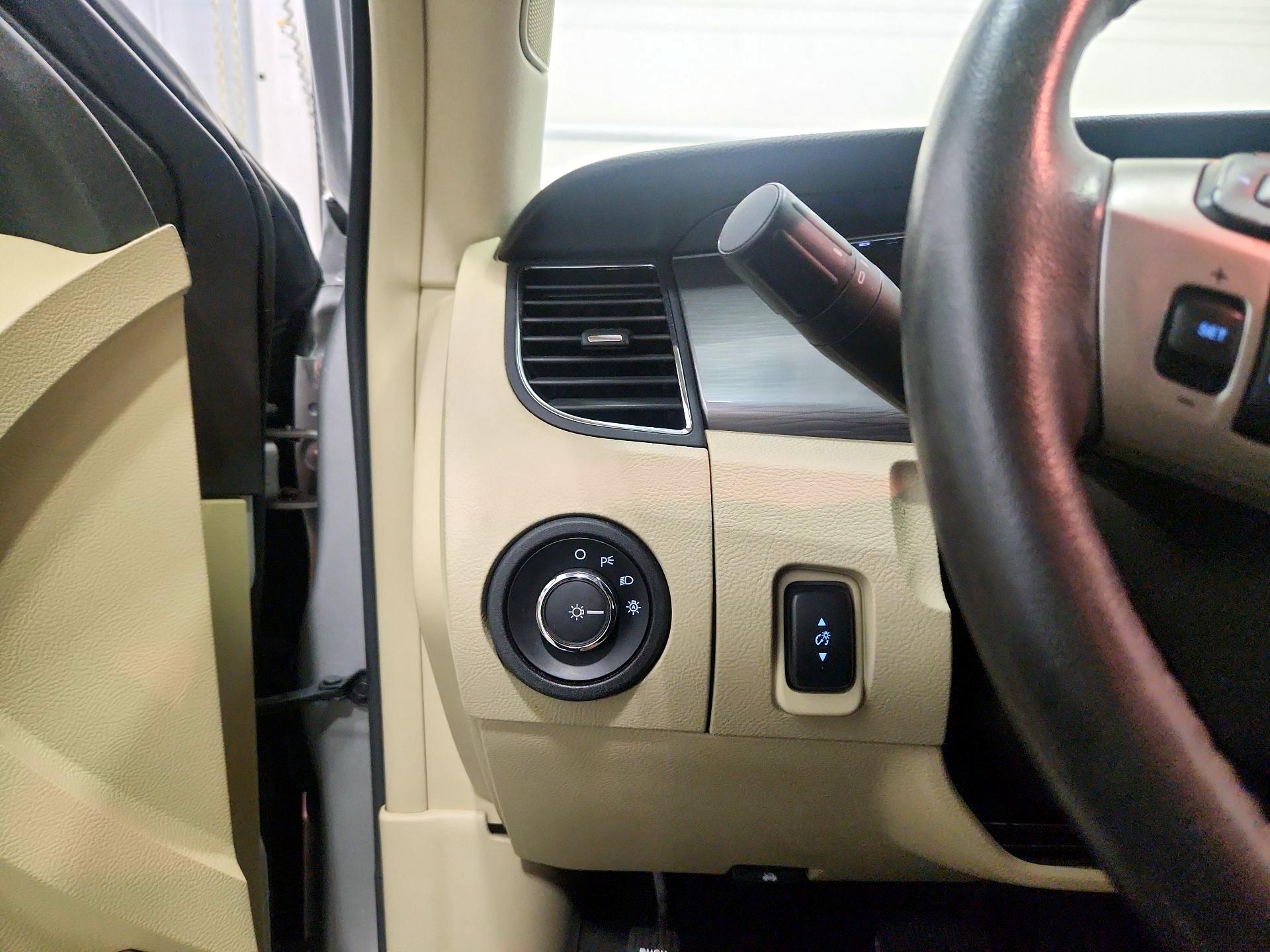 Thumbnail: 2014 Ford Taurus - 13