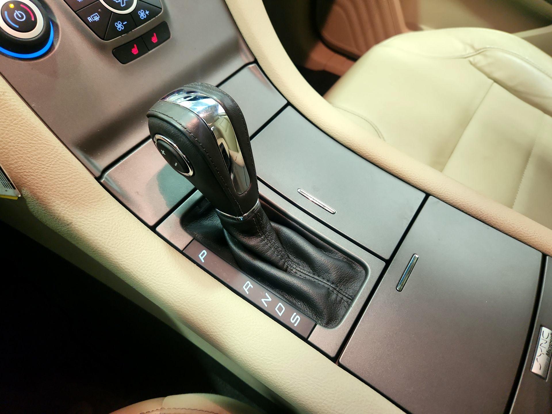 Thumbnail: 2014 Ford Taurus - 16