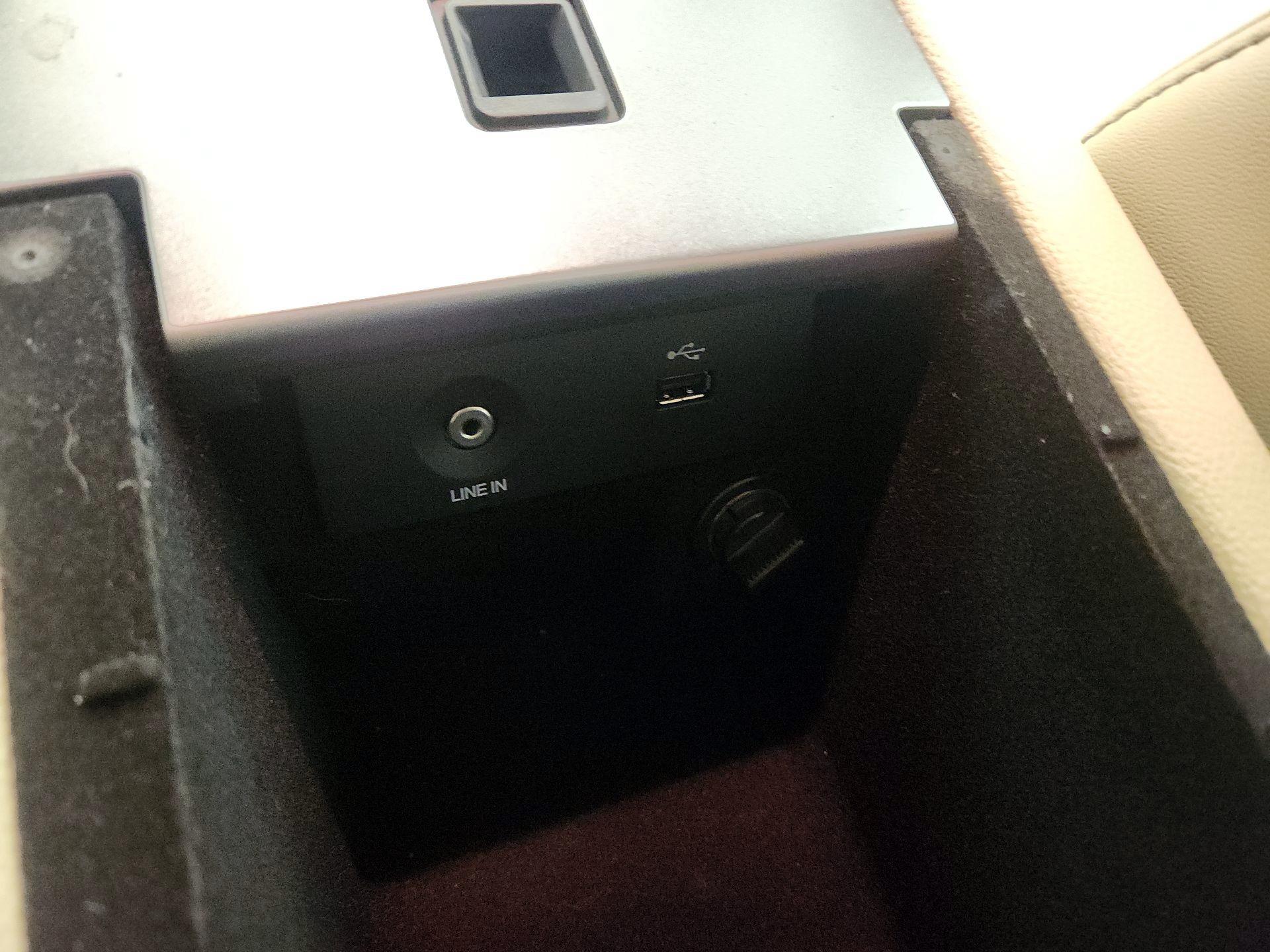 Thumbnail: 2014 Ford Taurus - 17