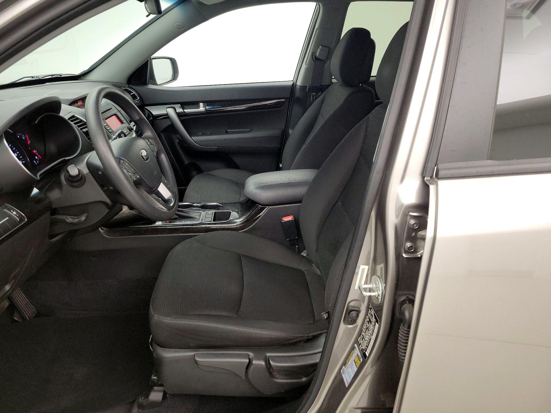 Thumbnail: 2015 Kia Sorento - 11