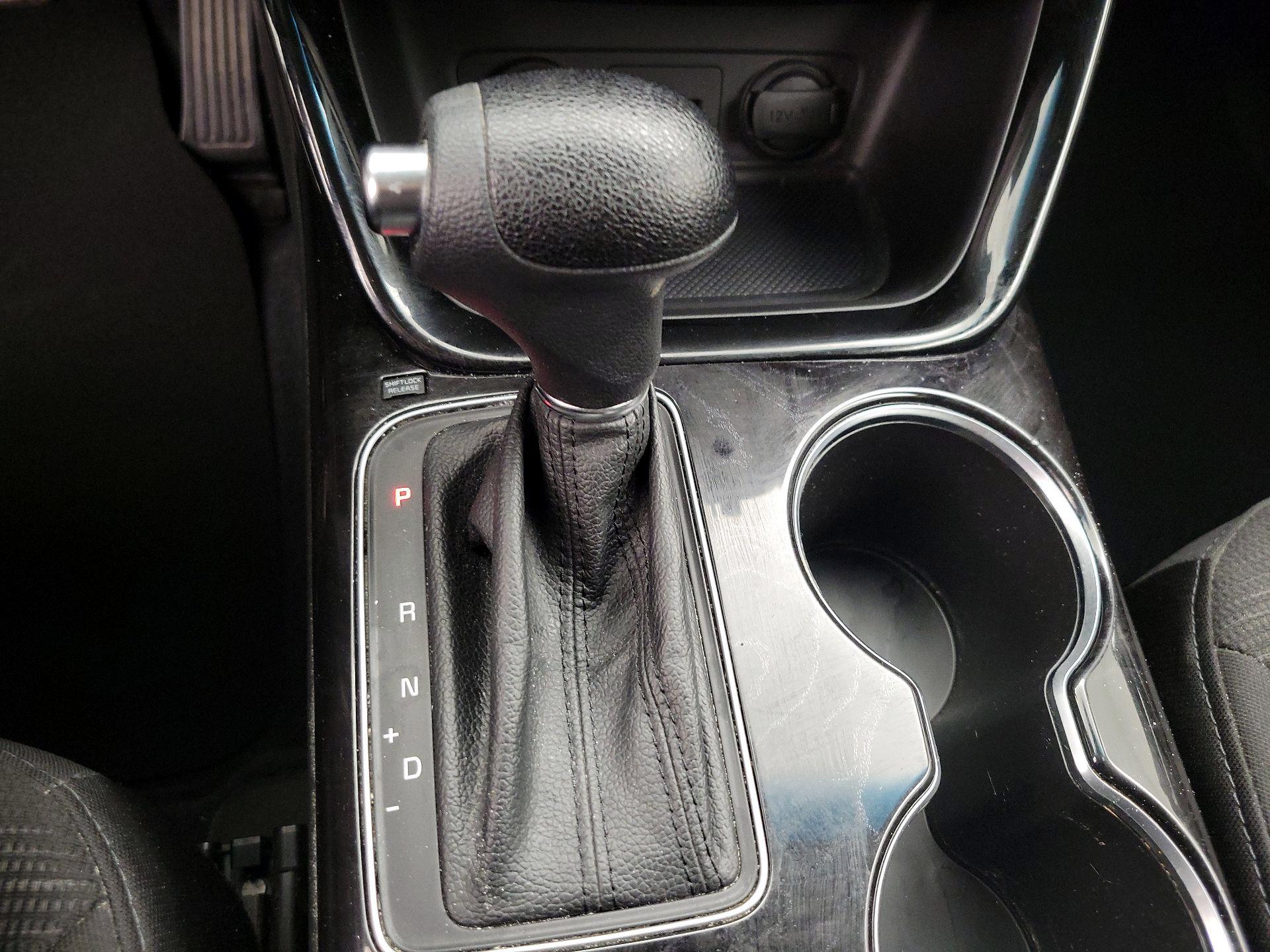 Thumbnail: 2015 Kia Sorento - 16