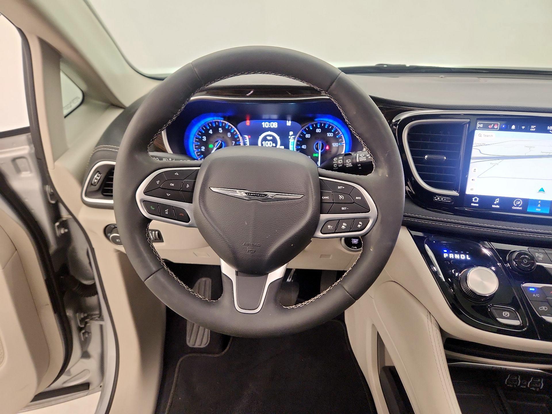 Thumbnail: 2022 Chrysler Pacifica - 10