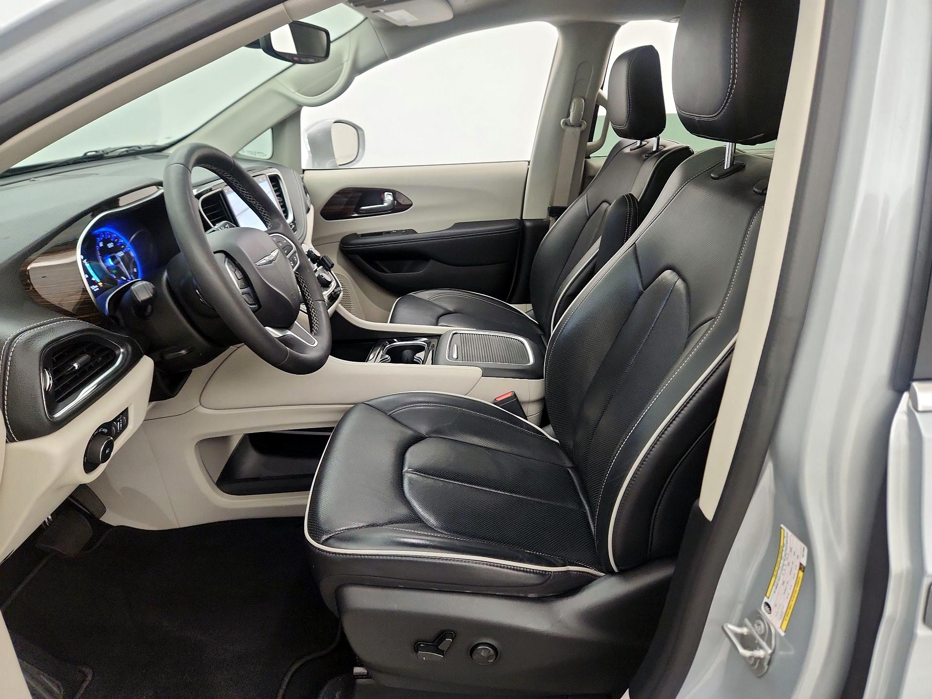 Thumbnail: 2022 Chrysler Pacifica - 11