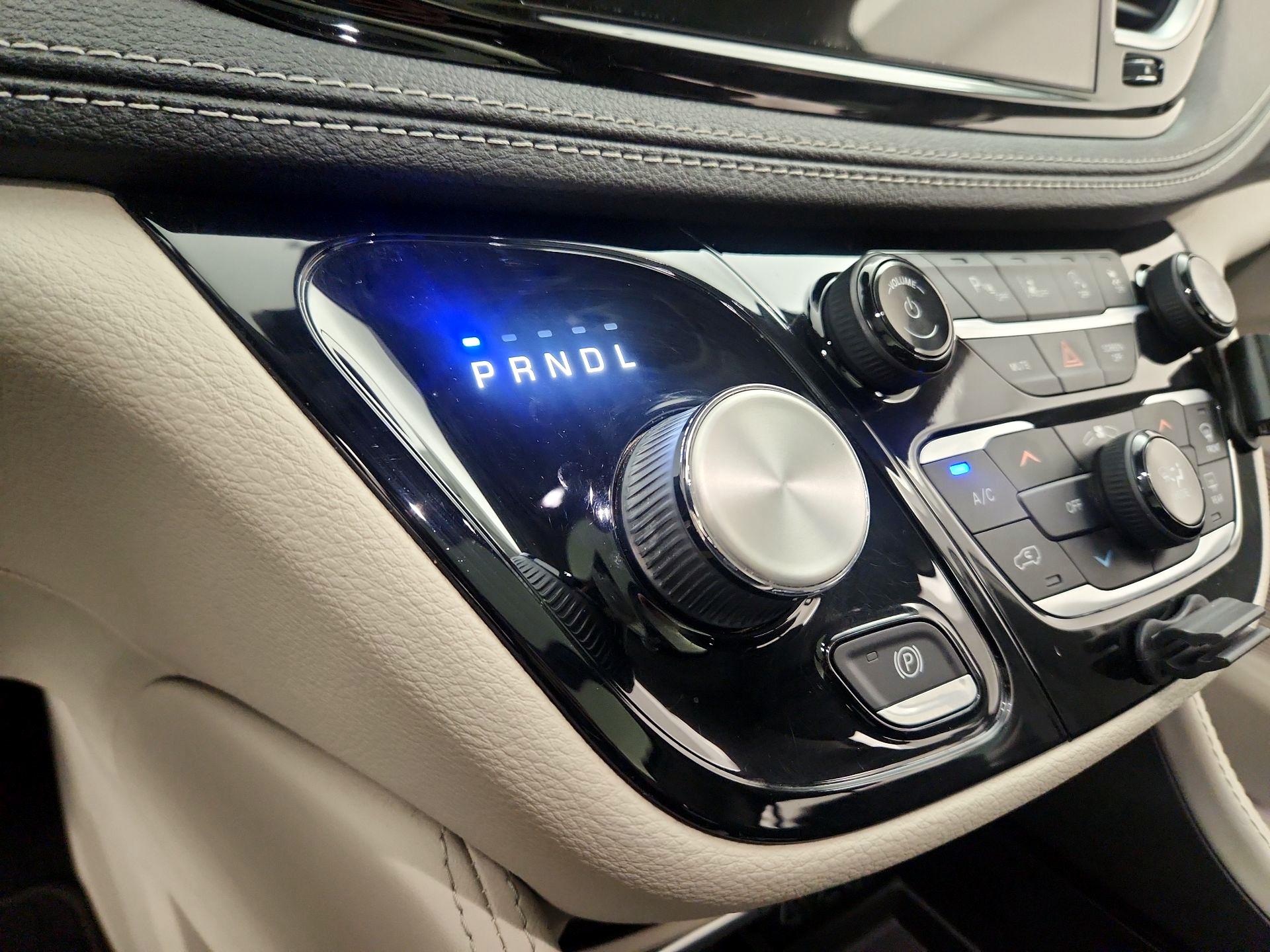 Thumbnail: 2022 Chrysler Pacifica - 18