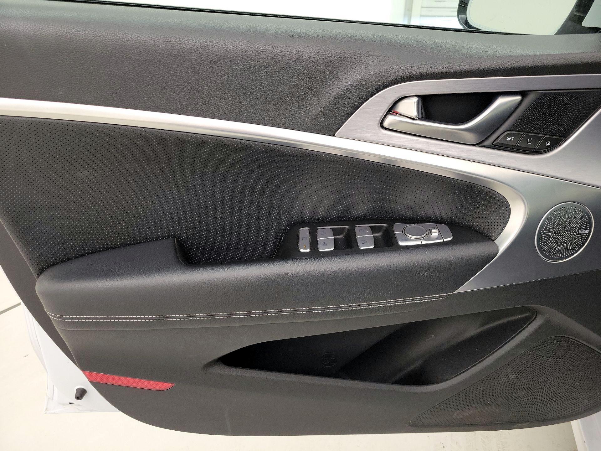 Thumbnail: 2019 Genesis G70 - 12