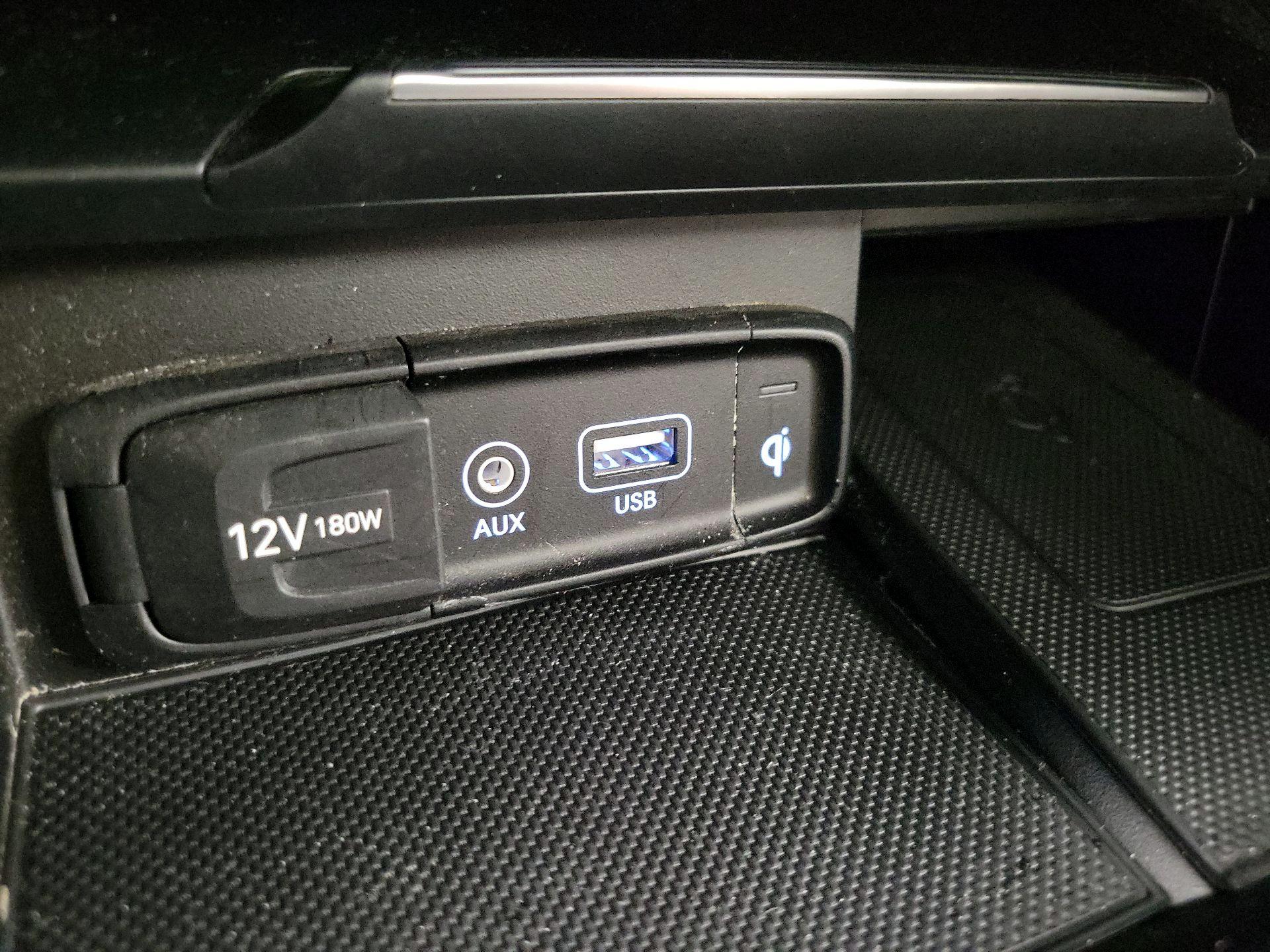 Thumbnail: 2019 Genesis G70 - 19