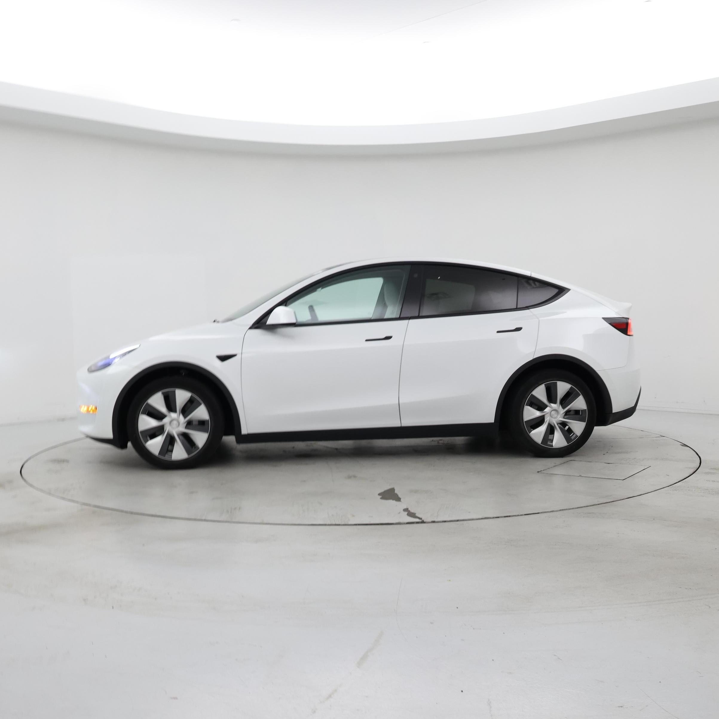 Thumbnail: 2022 Tesla Model Y - 3