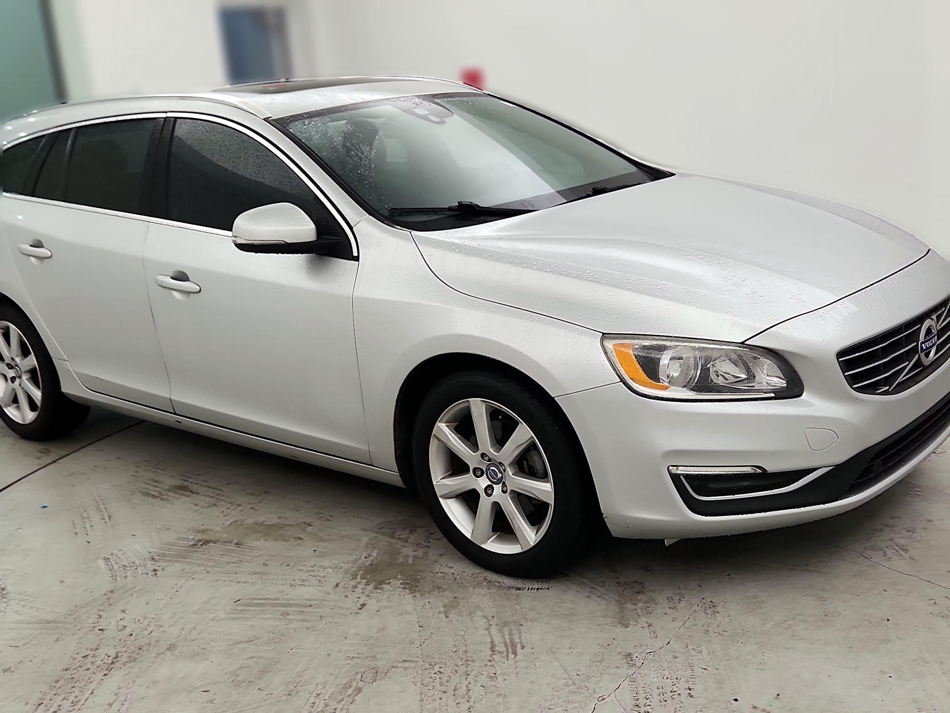 Thumbnail: 2016 Volvo V60 - 1