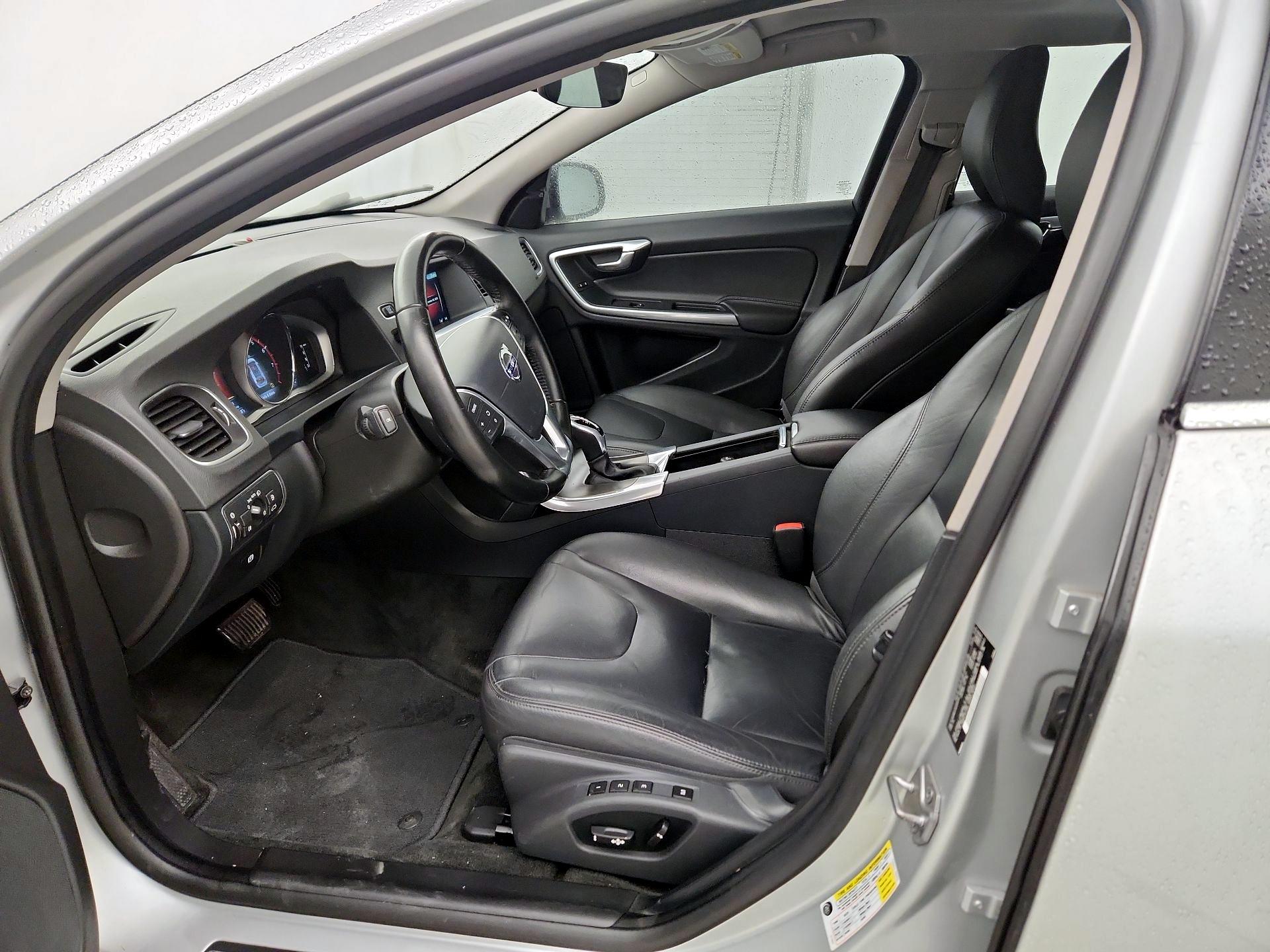 Thumbnail: 2016 Volvo V60 - 9