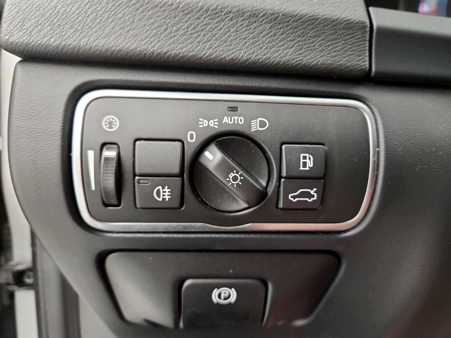 Thumbnail: 2016 Volvo V60 - 12