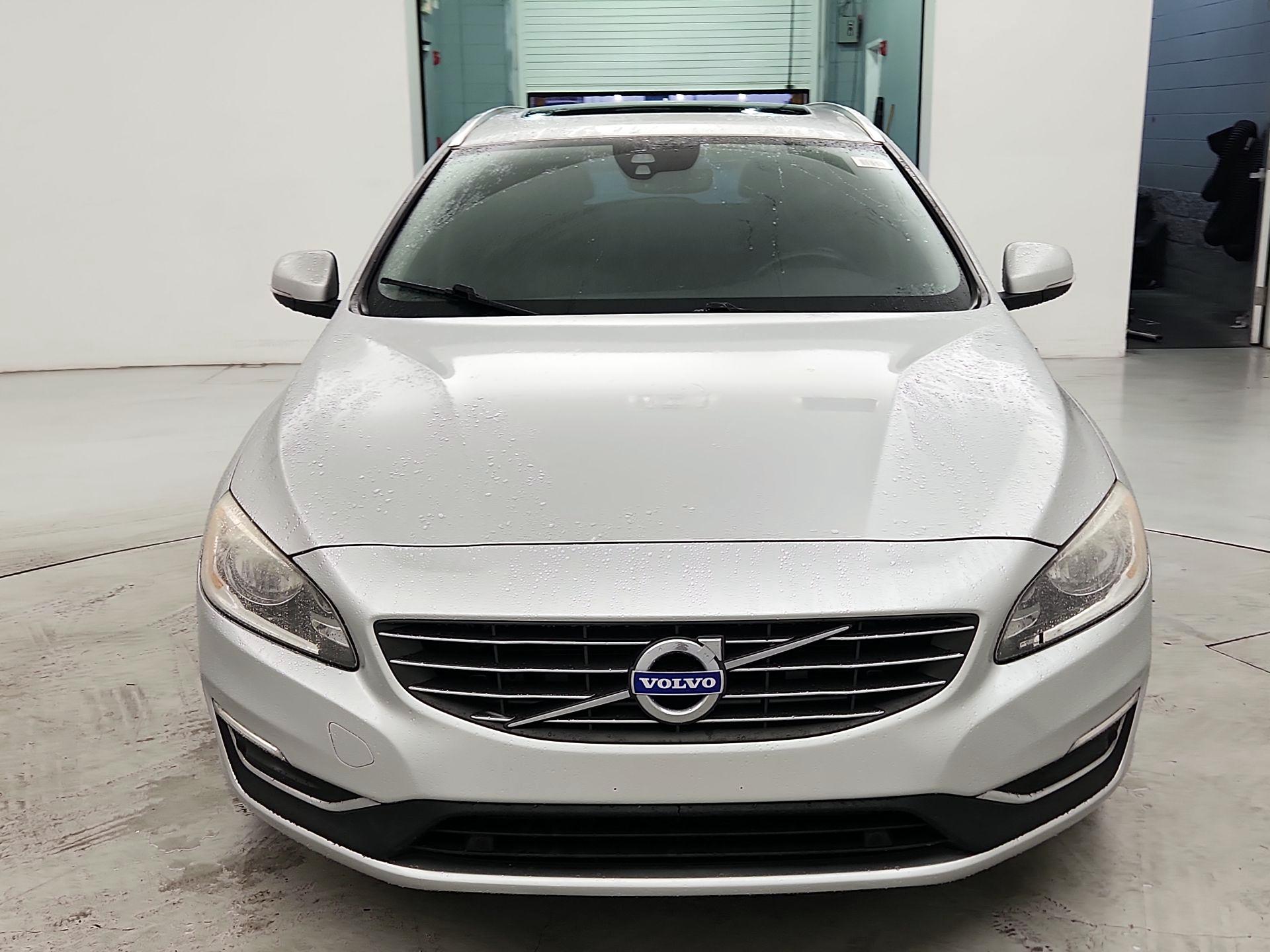 Thumbnail: 2016 Volvo V60 - 2