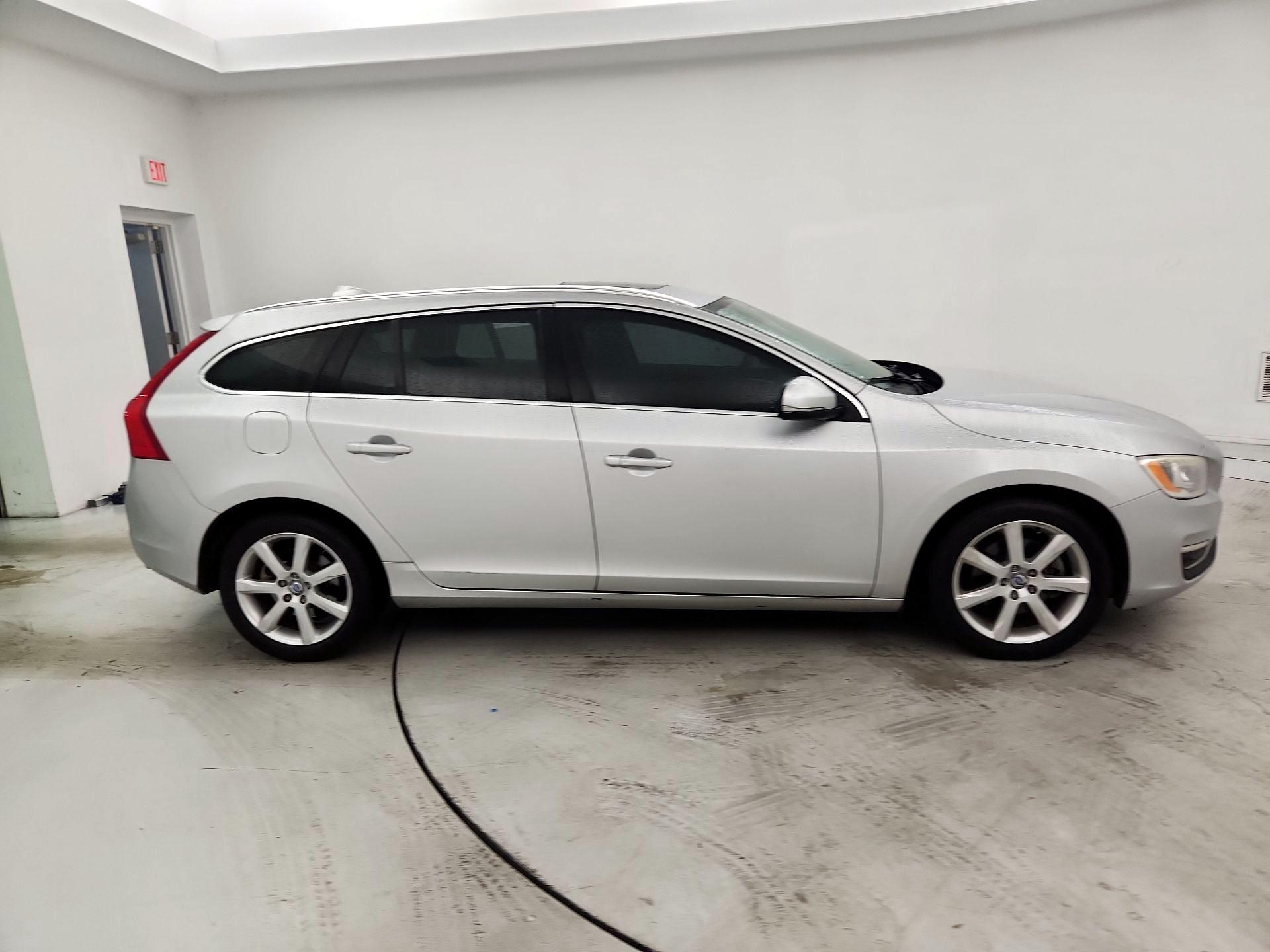 Thumbnail: 2016 Volvo V60 - 4