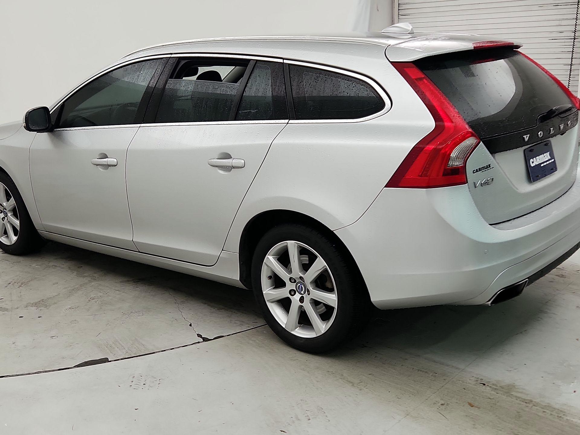 Thumbnail: 2016 Volvo V60 - 7