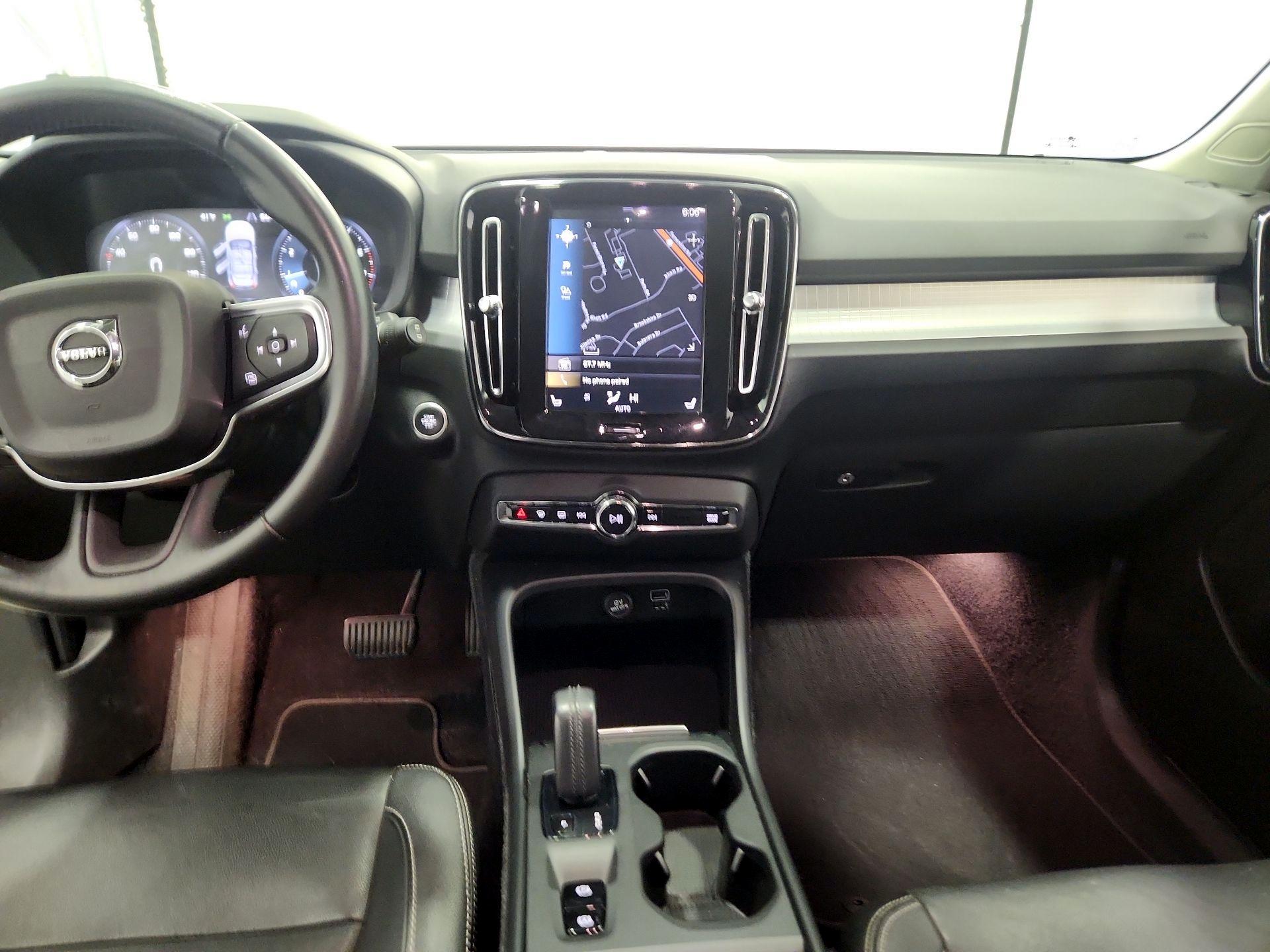 Thumbnail: 2019 Volvo XC40 - 9