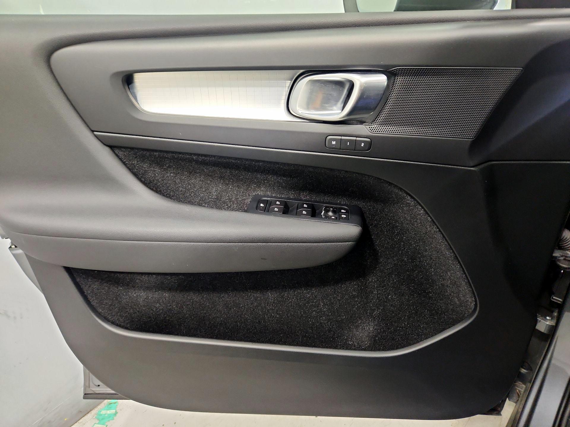 Thumbnail: 2019 Volvo XC40 - 12