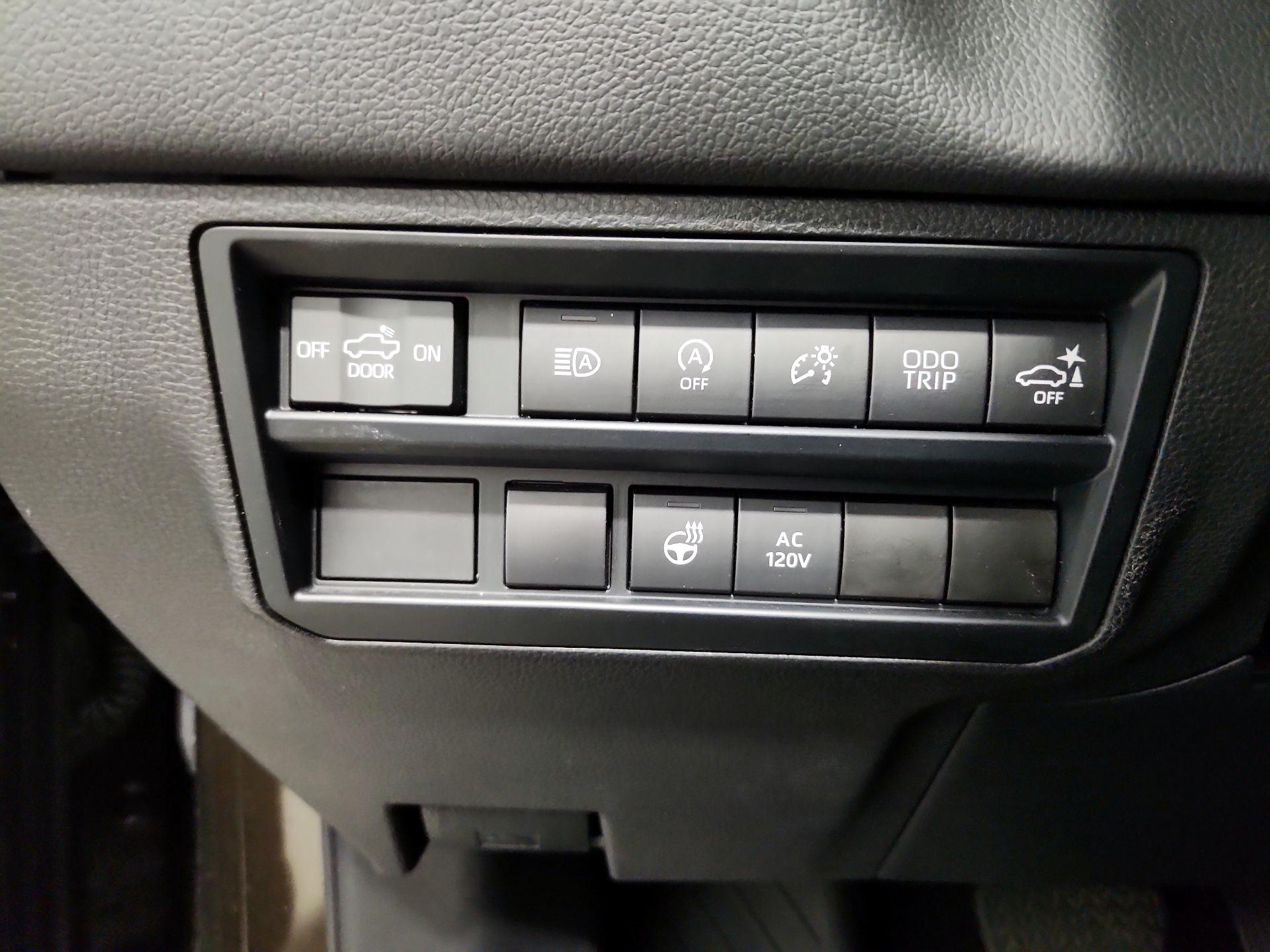 Thumbnail: 2022 Toyota Tundra - 13