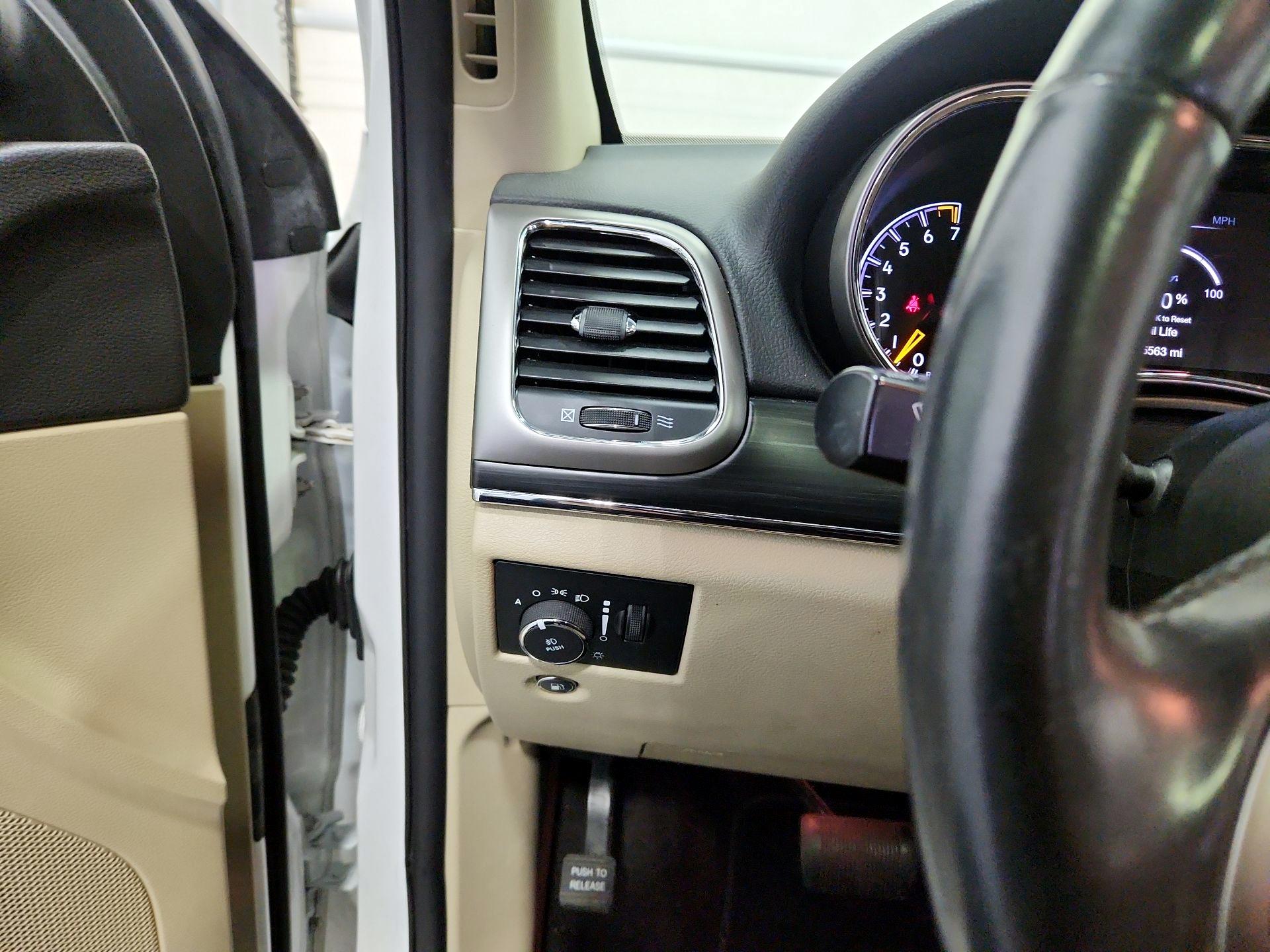 Thumbnail: 2019 Jeep Grand Cherokee - 13