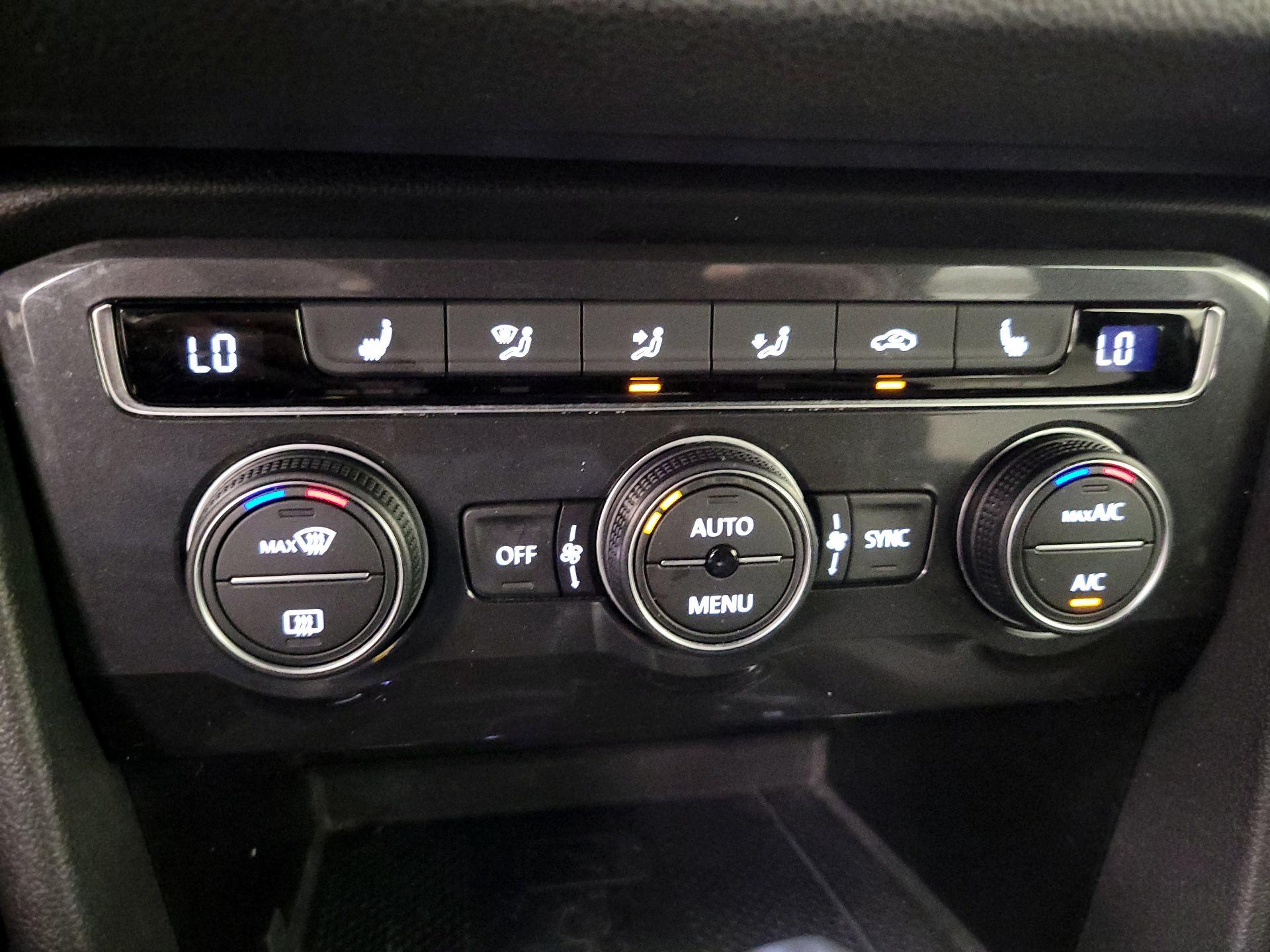 Thumbnail: 2021 Volkswagen Tiguan - 16