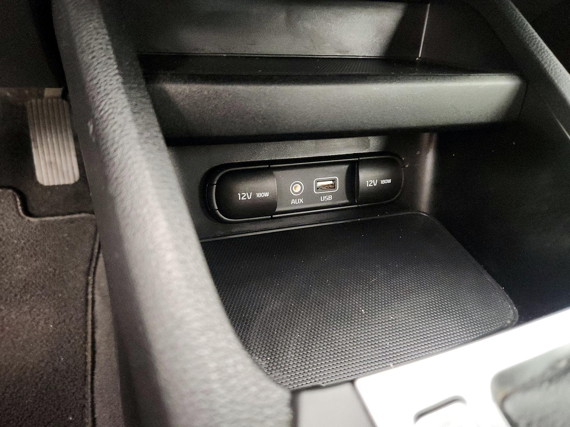 Thumbnail: 2019 Kia Forte - 18