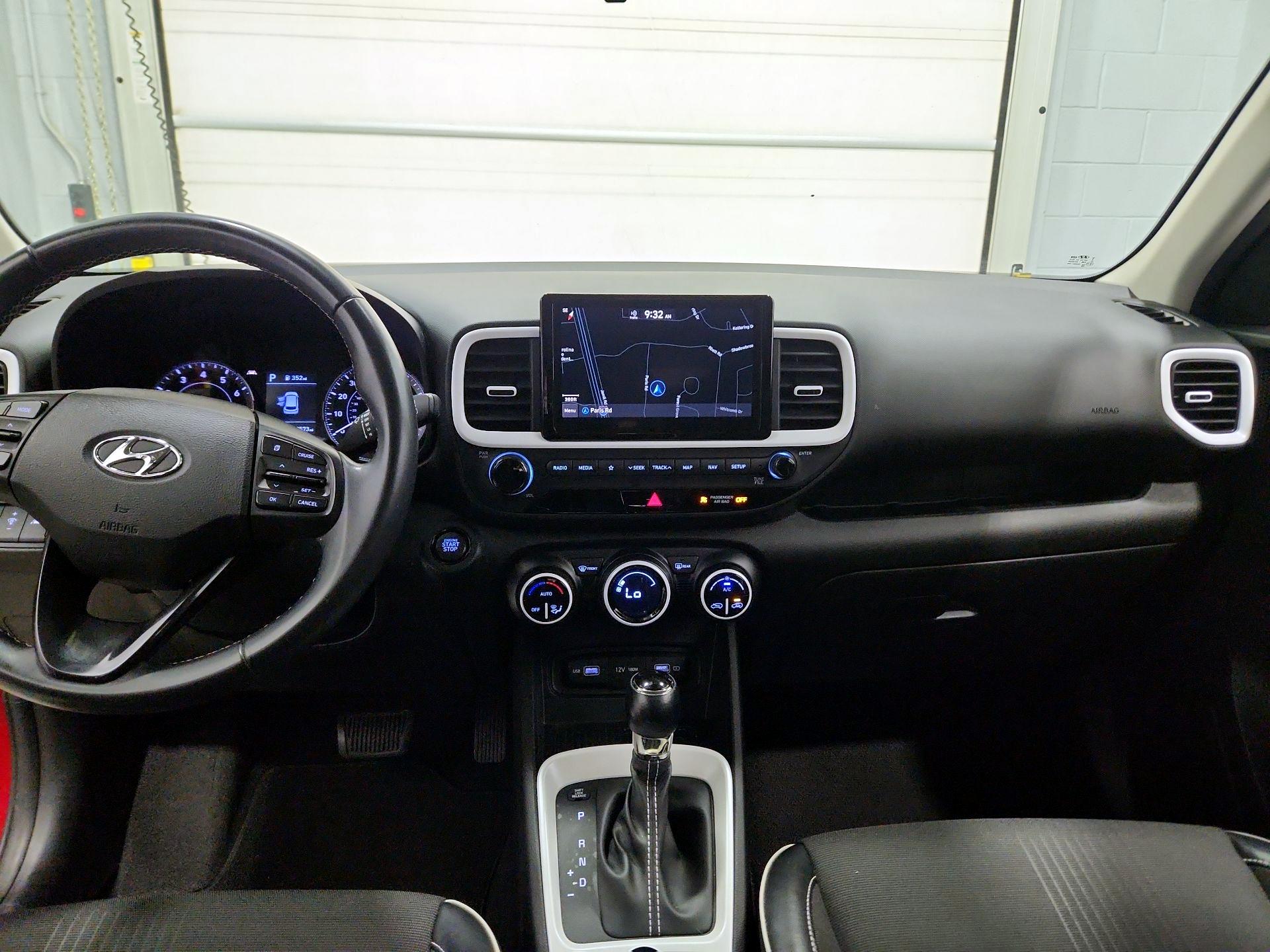 Thumbnail: 2022 Hyundai Venue - 9