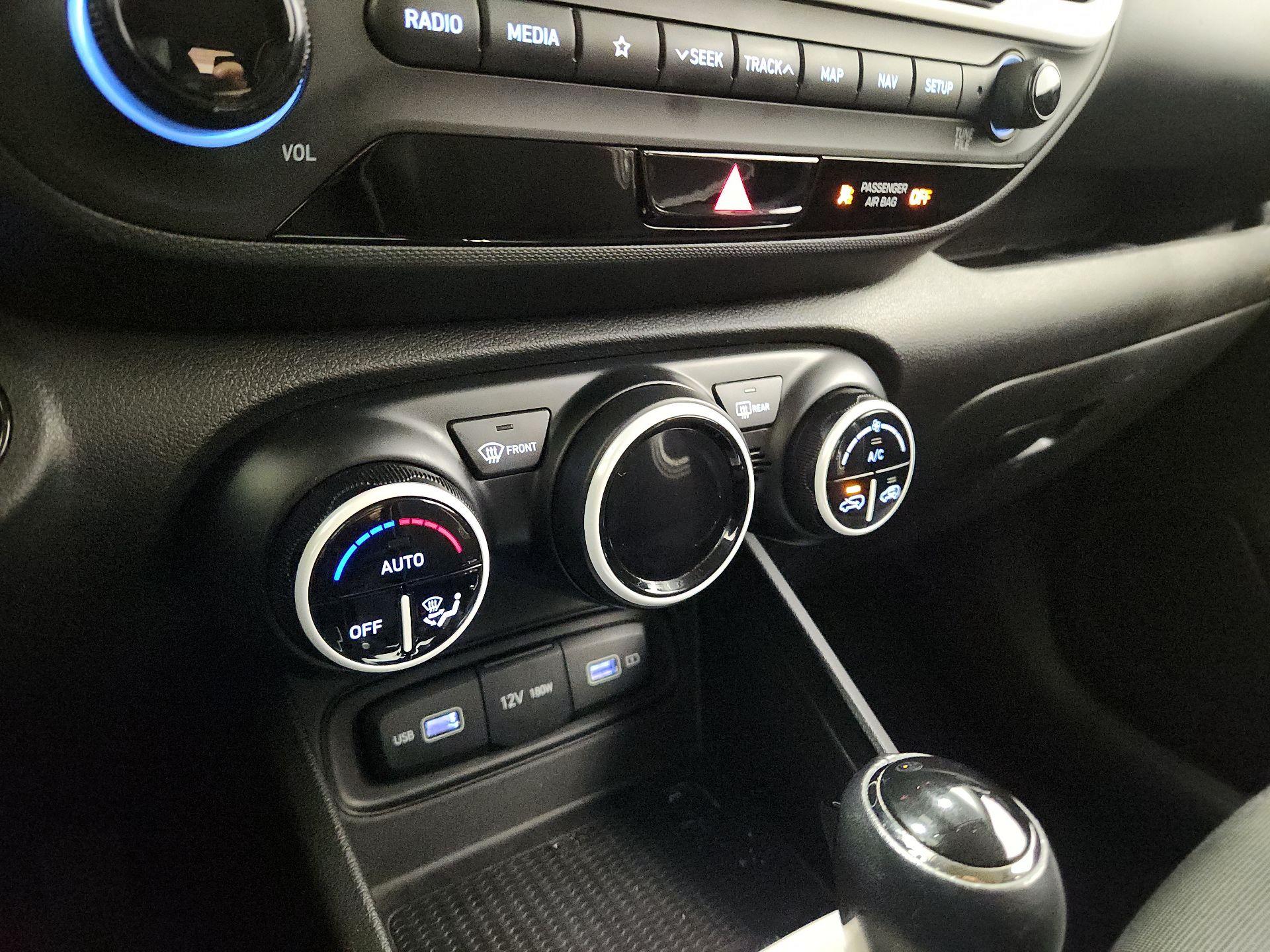 Thumbnail: 2022 Hyundai Venue - 17