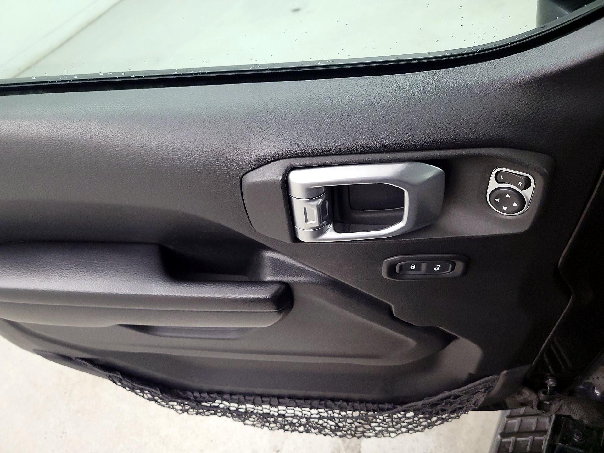 Thumbnail: 2020 Jeep Gladiator - 12